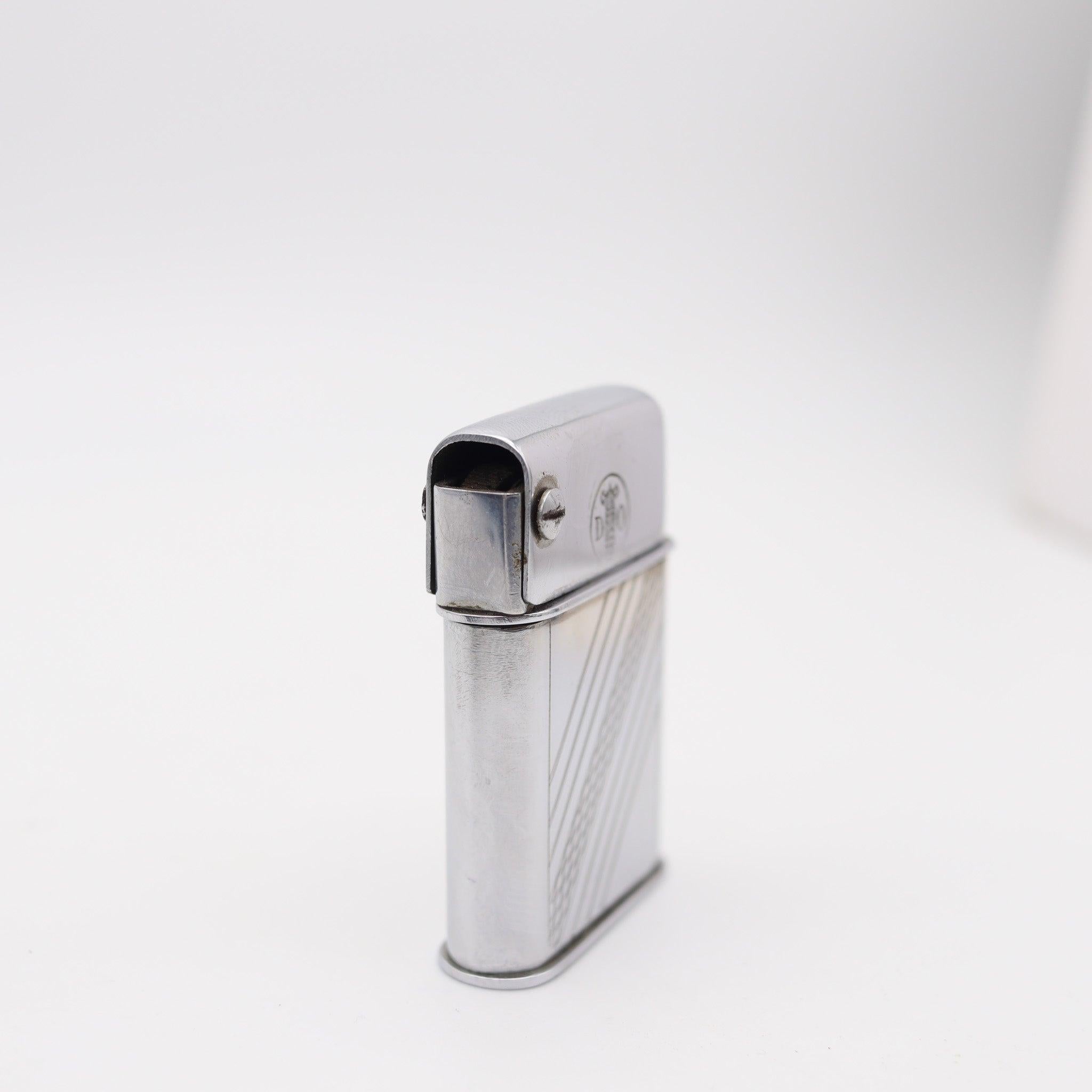 Art déco DESARMEAUX DO. 1932 France Briquet de poche à essence semi-automatique avec bouton à vis en vente