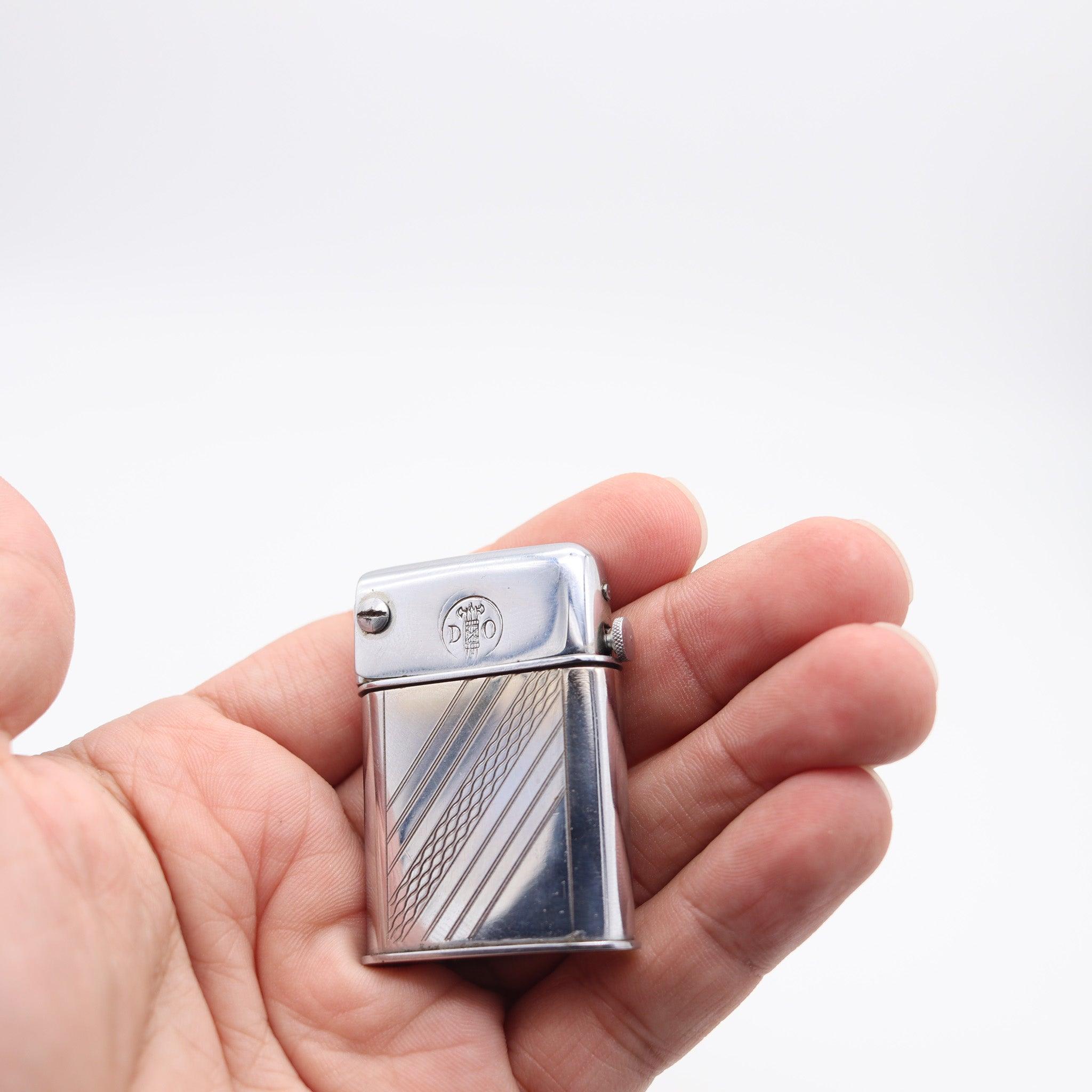 Laiton DESARMEAUX DO. 1932 France Briquet de poche à essence semi-automatique avec bouton à vis en vente
