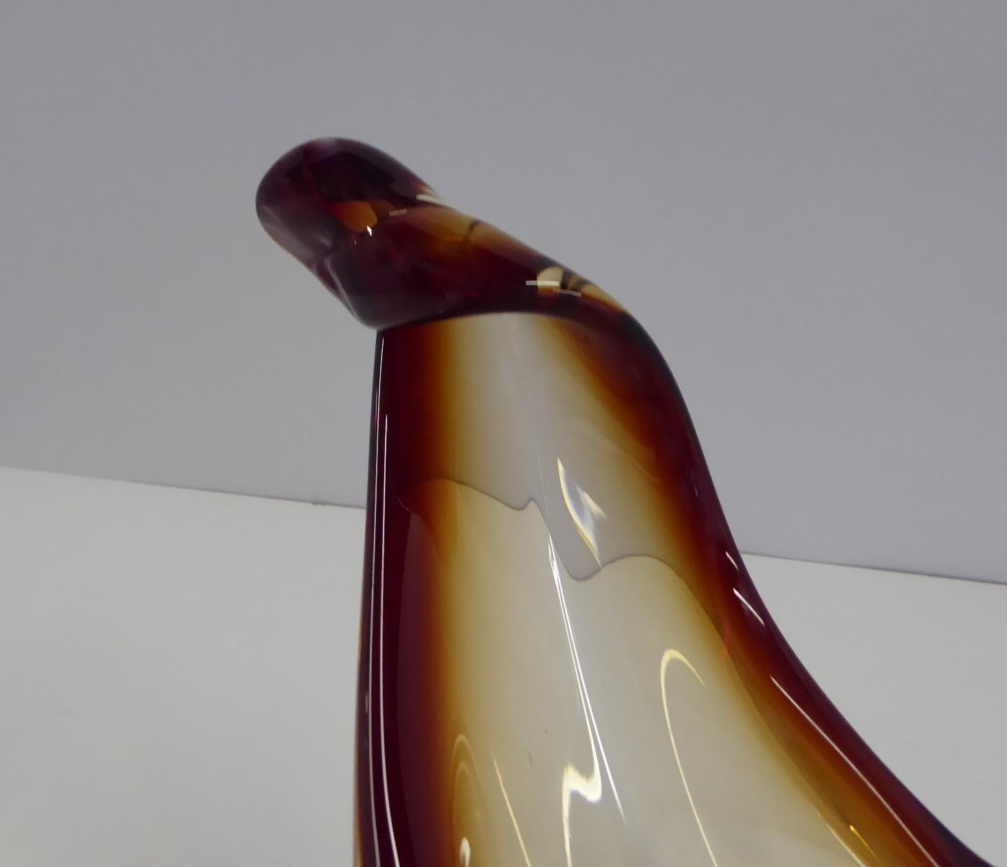 Verre brun Grand récipient moderne en verre de Murano soufflé de forme libre, Italie, années 1960 en vente