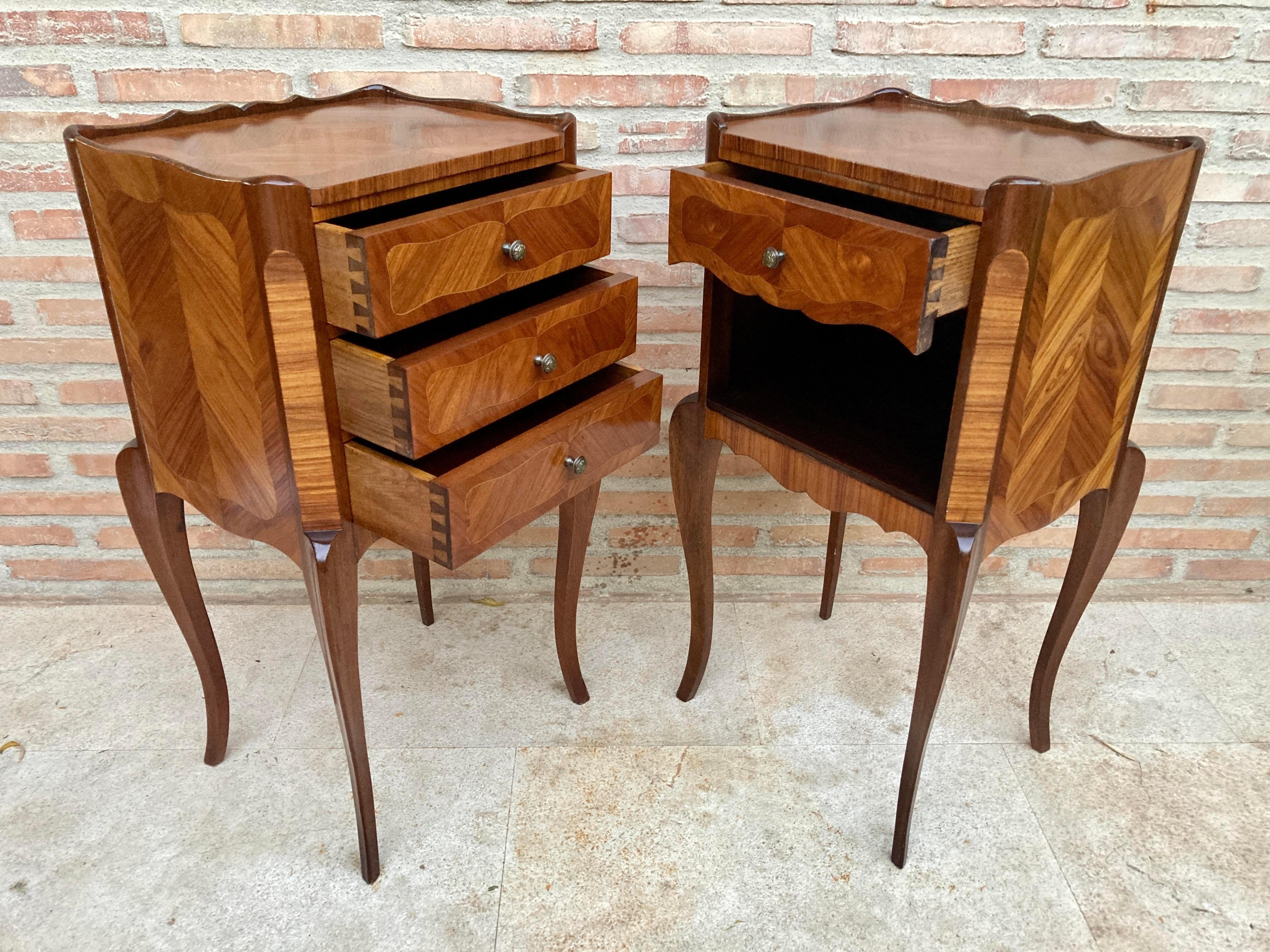 Early 20th Century French Marquetry And Iron Hardware Bedside Tables Or Nightsta In Good Condition For Sale In Miami, FL