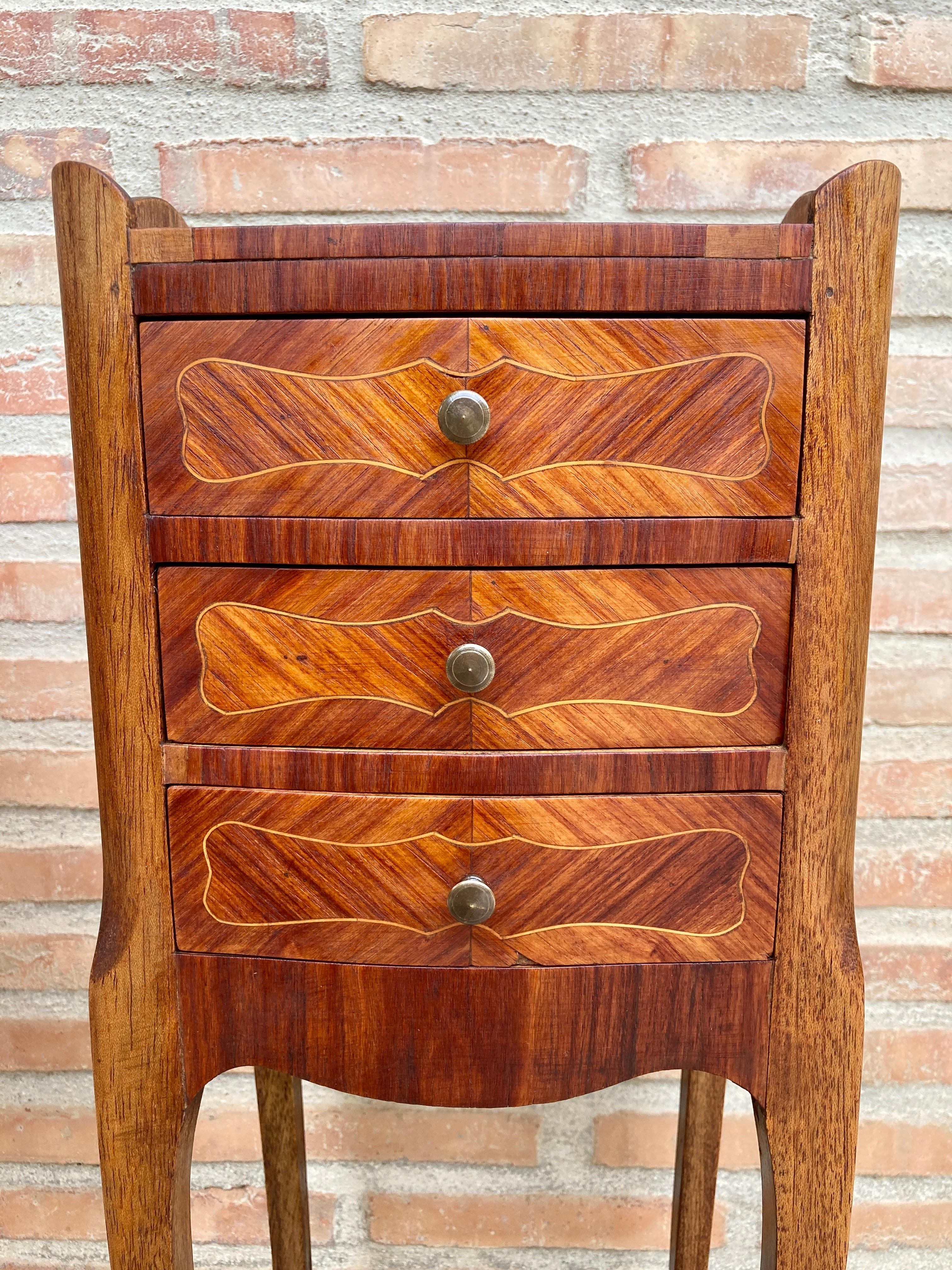 Description Pair of French Walnut Bedside Tables Adorned with Fine Louis XV Mar For Sale 6