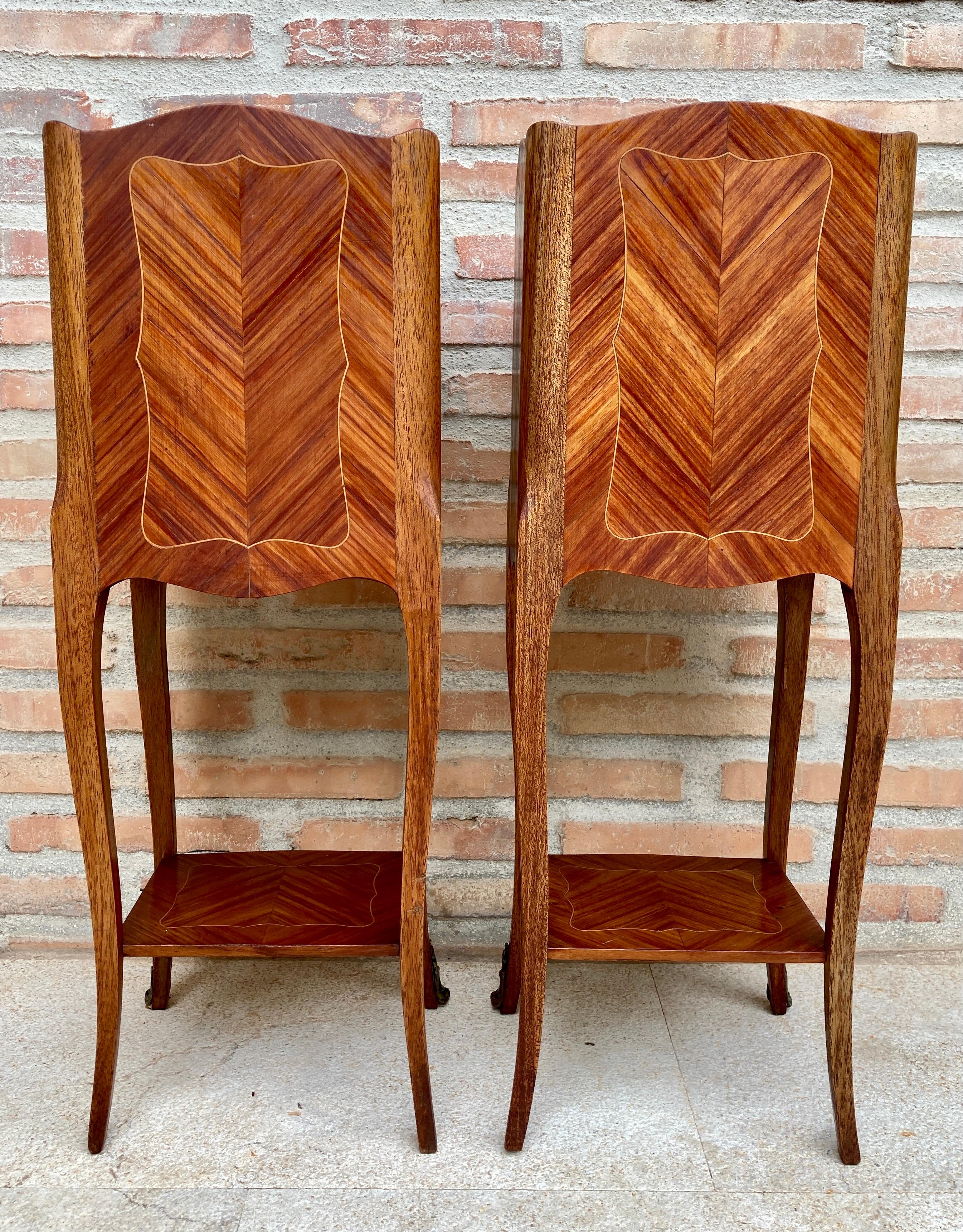 Description Pair of French Walnut Bedside Tables Adorned with Fine Louis XV Mar For Sale 1