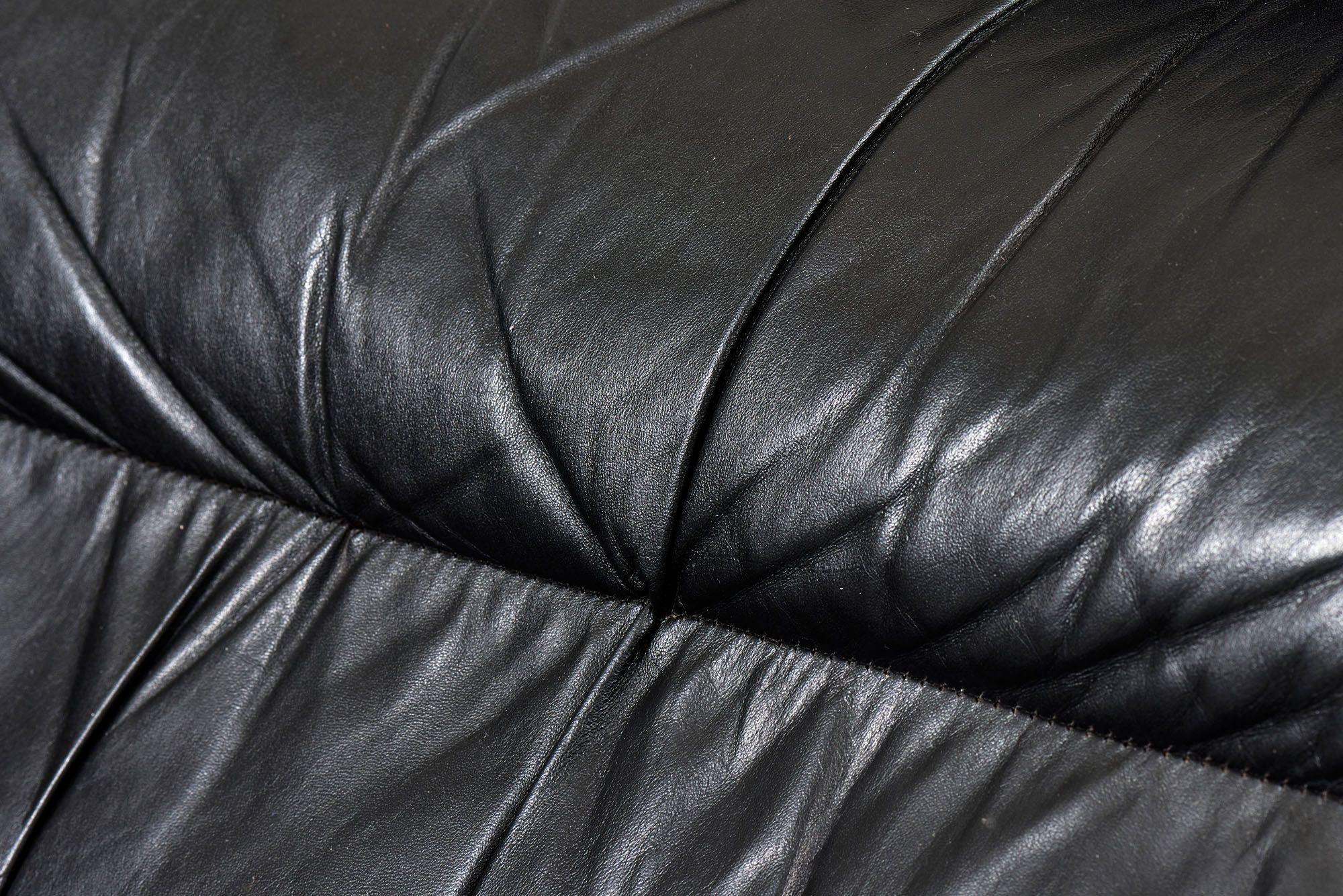 De Sede Black Leather Sofa, 1970 For Sale 4