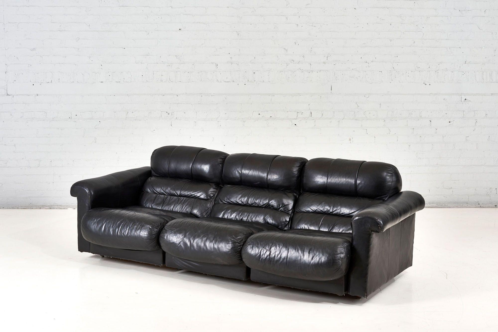 Sofá de cuero negro De Sede, 1970 Posmoderno en venta