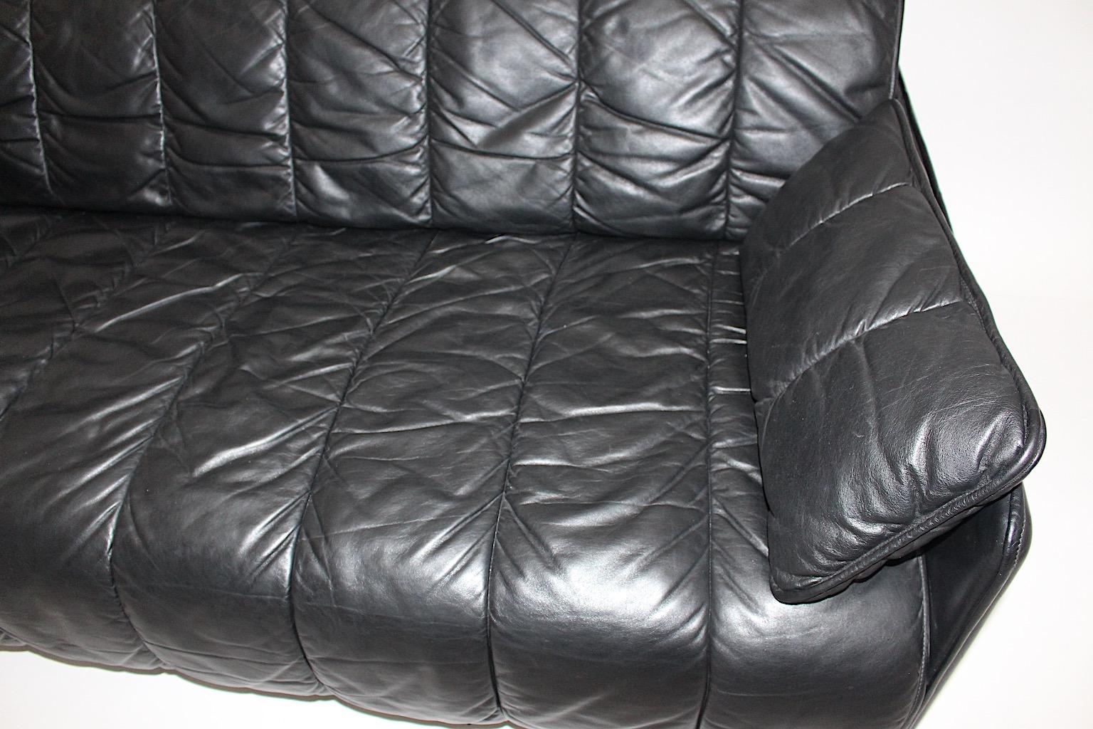 DeSede Black Leather Vintage Freestanding DS 69 Sofa Daybed 1970s Switzerland For Sale 14