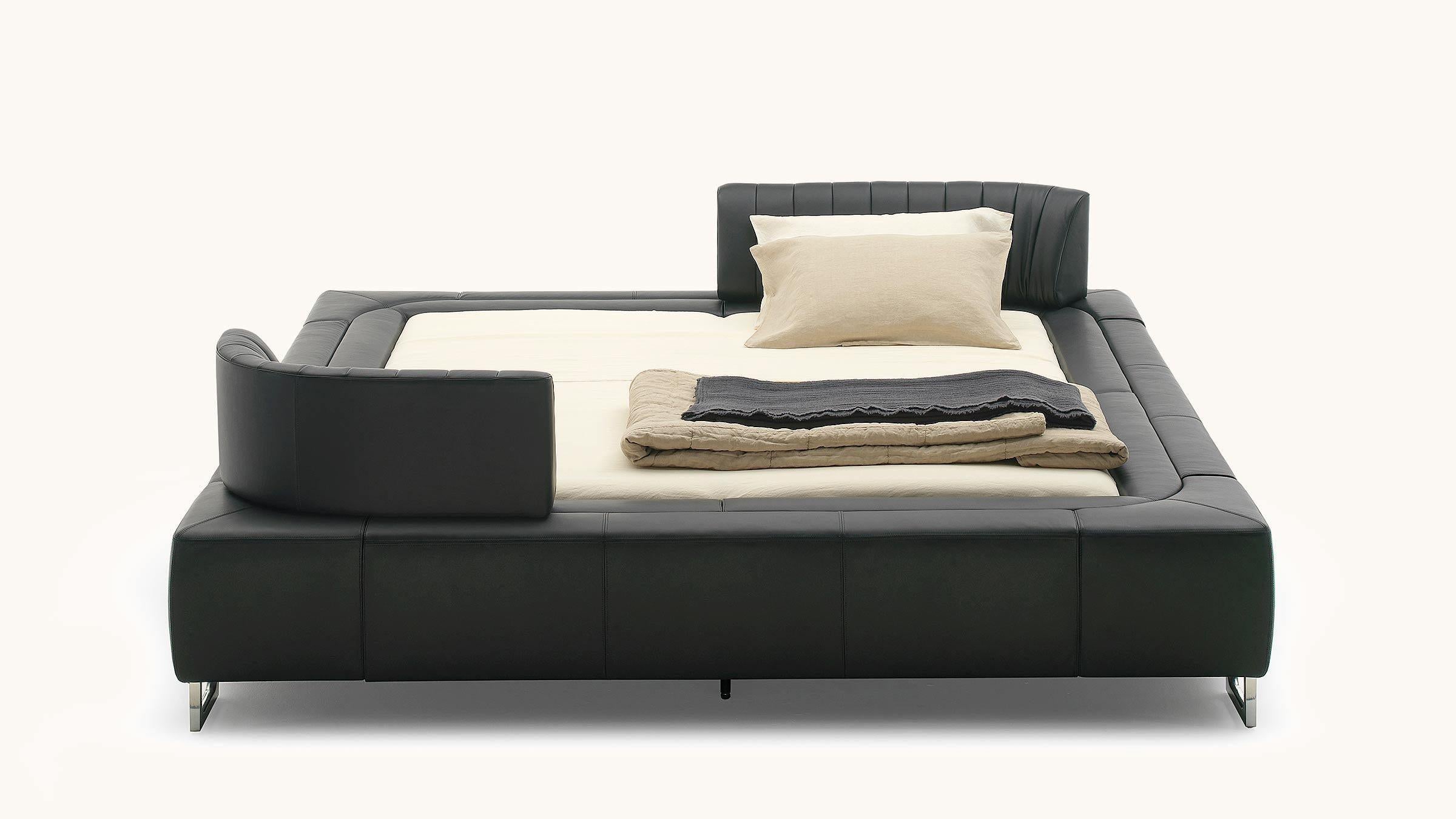 Swiss Desede DS-1165 King Size Bed in Leather by Hugo De Ruiter For Sale