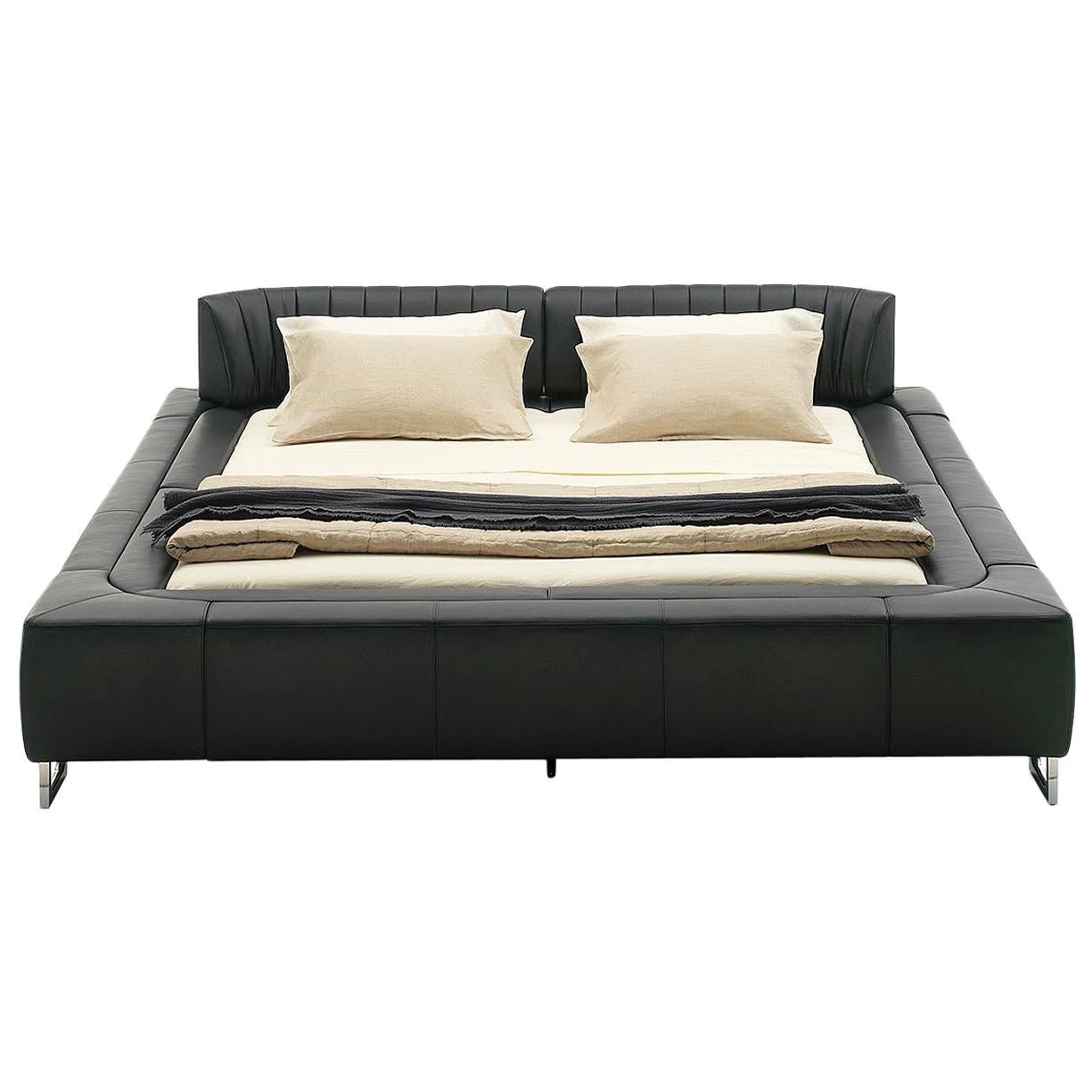 Desede DS-1165 King Size Bed in Leather by Hugo De Ruiter