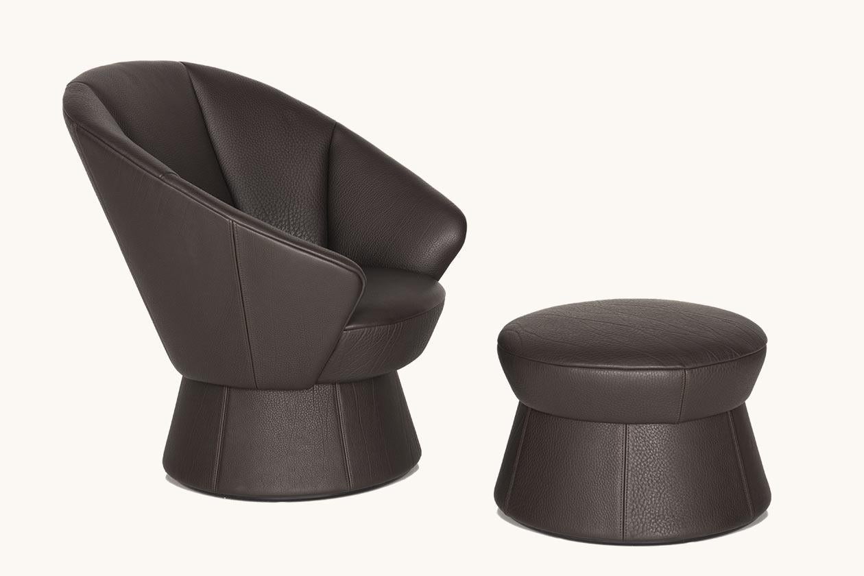 Relax in style, in the salon-ready item of furniture. With its extravagant appearance, the DS-163 round armchair proves itself an extremely salon ready item of furniture, be it for cocktails in an elegant hotel bar or reading in the comfortable