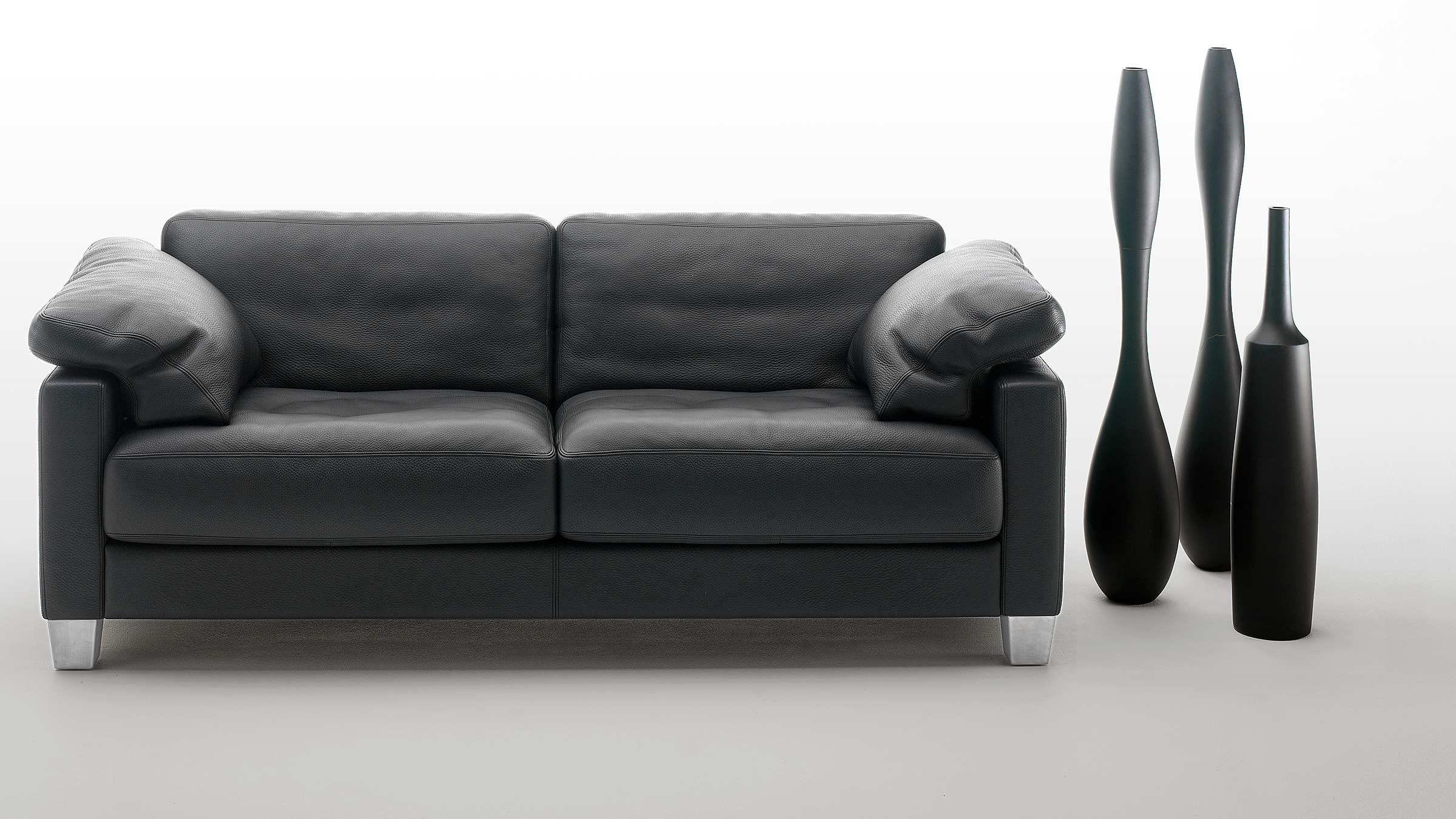 Le rembourrage ingénieux met en valeur les formes au charme nonchalant, voici le programme du canapé ! Ce canapé est un véritable maître en matière de confort d'assise. S'asseoir confortablement et récupérer dans le doux DS-17 et suivre vos rêves,