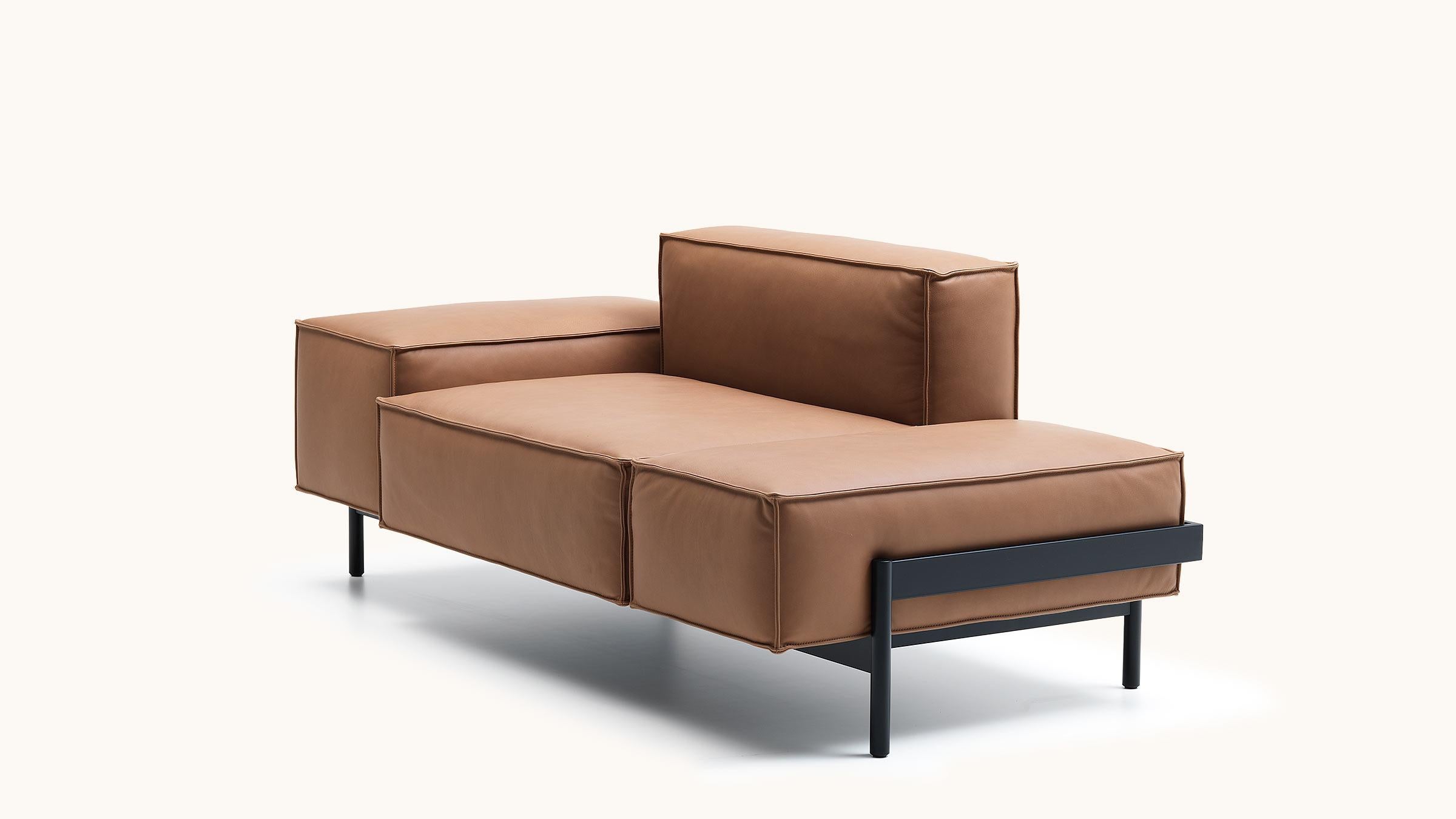 Contemporary De Sede DS-21/102A Sofa in Nougat Upholstery by Stephan Hürlemann For Sale