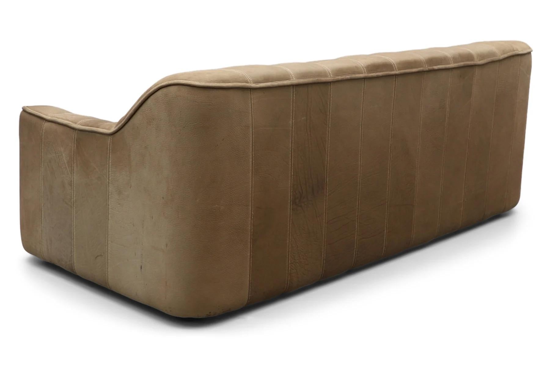 Desede Ds 44 Ausziehbares, ausziehbares Sofa aus Buffalo-Leder mit drei Sitzen (20. Jahrhundert) im Angebot