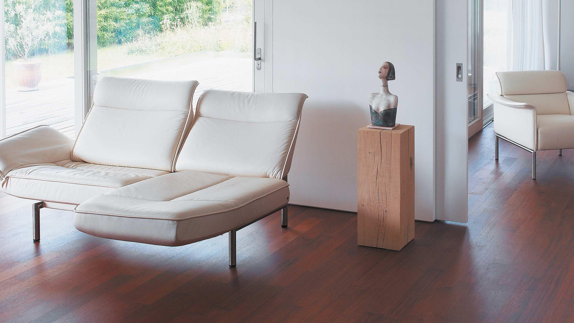 Contemporary De Sede DS-450/02 Sofa in Off-White Upholstery by Thomas Althaus For Sale