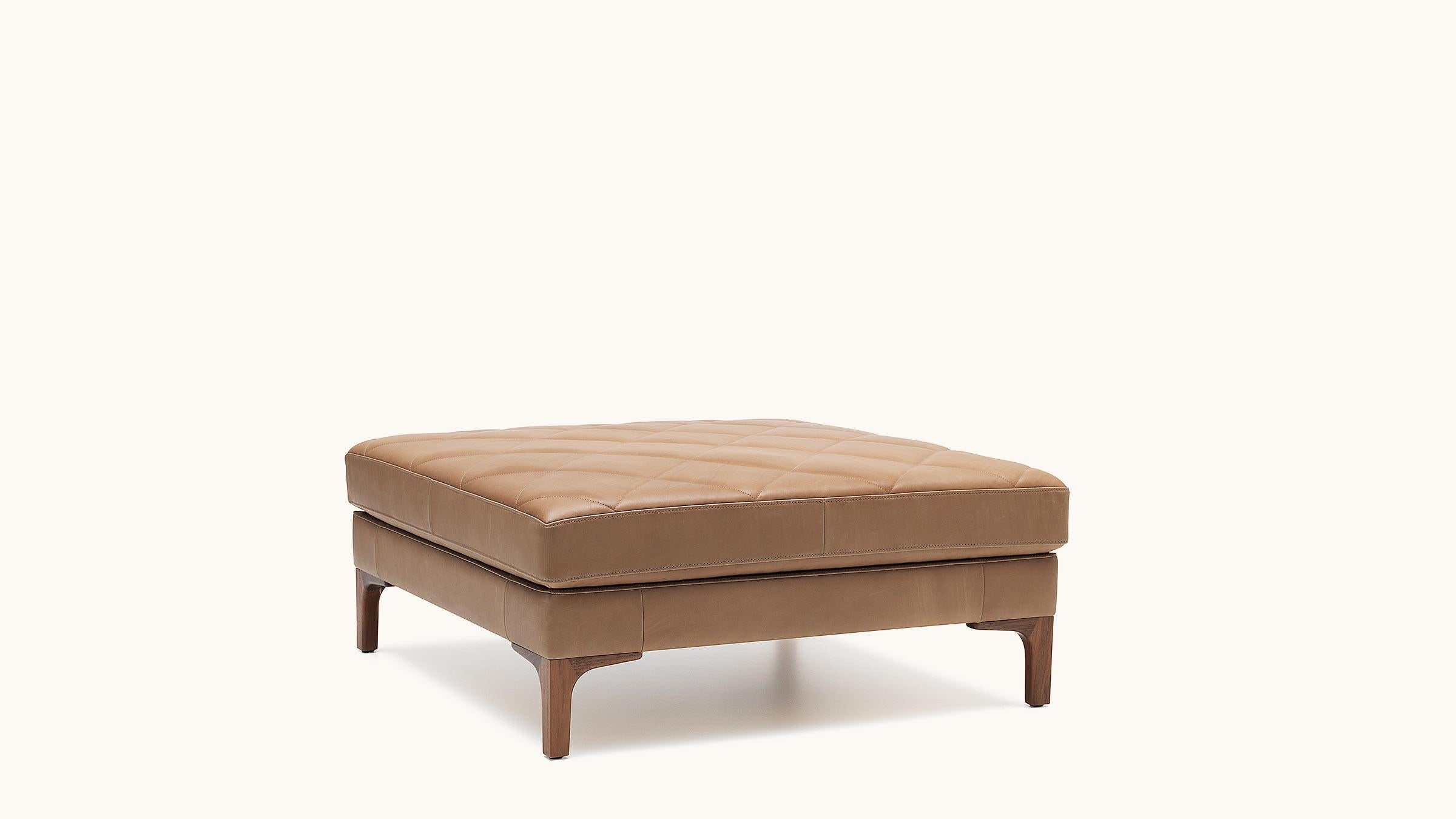 Modern De Sede DS-48 Three-Seat Sofa in Nougat Upholstery by Antonella Scarpitta For Sale