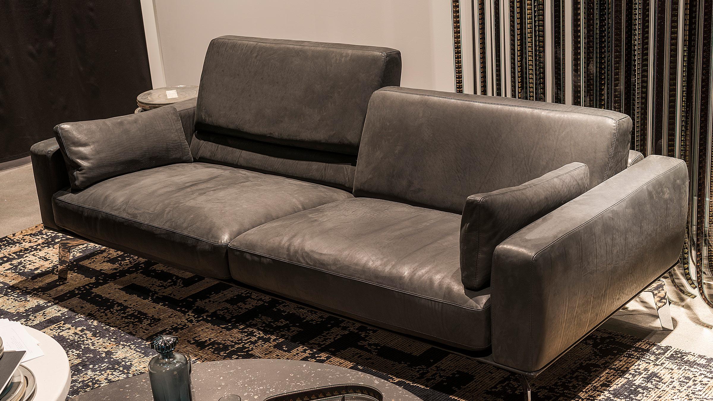 Modern De Sede DS-87 Two-Seat Sofa in Hazel Upholstery by Antonella Scarpitta For Sale