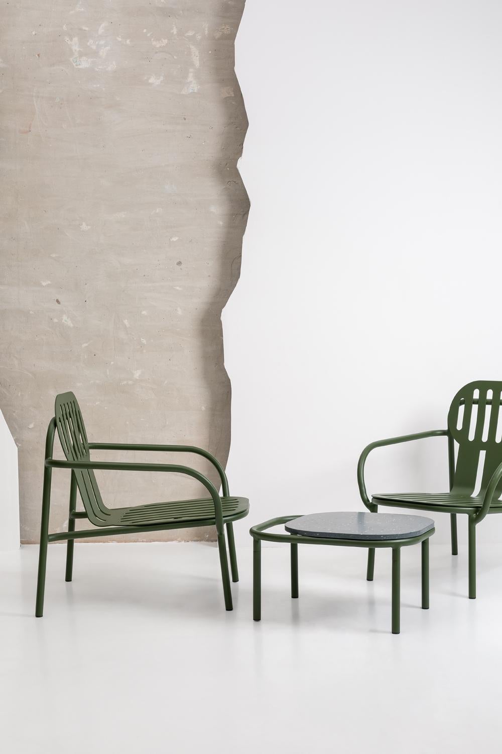 XXIe siècle et contemporain Grande table basse en aluminium désert avec plateau en plastique recyclé par Joyf en vente