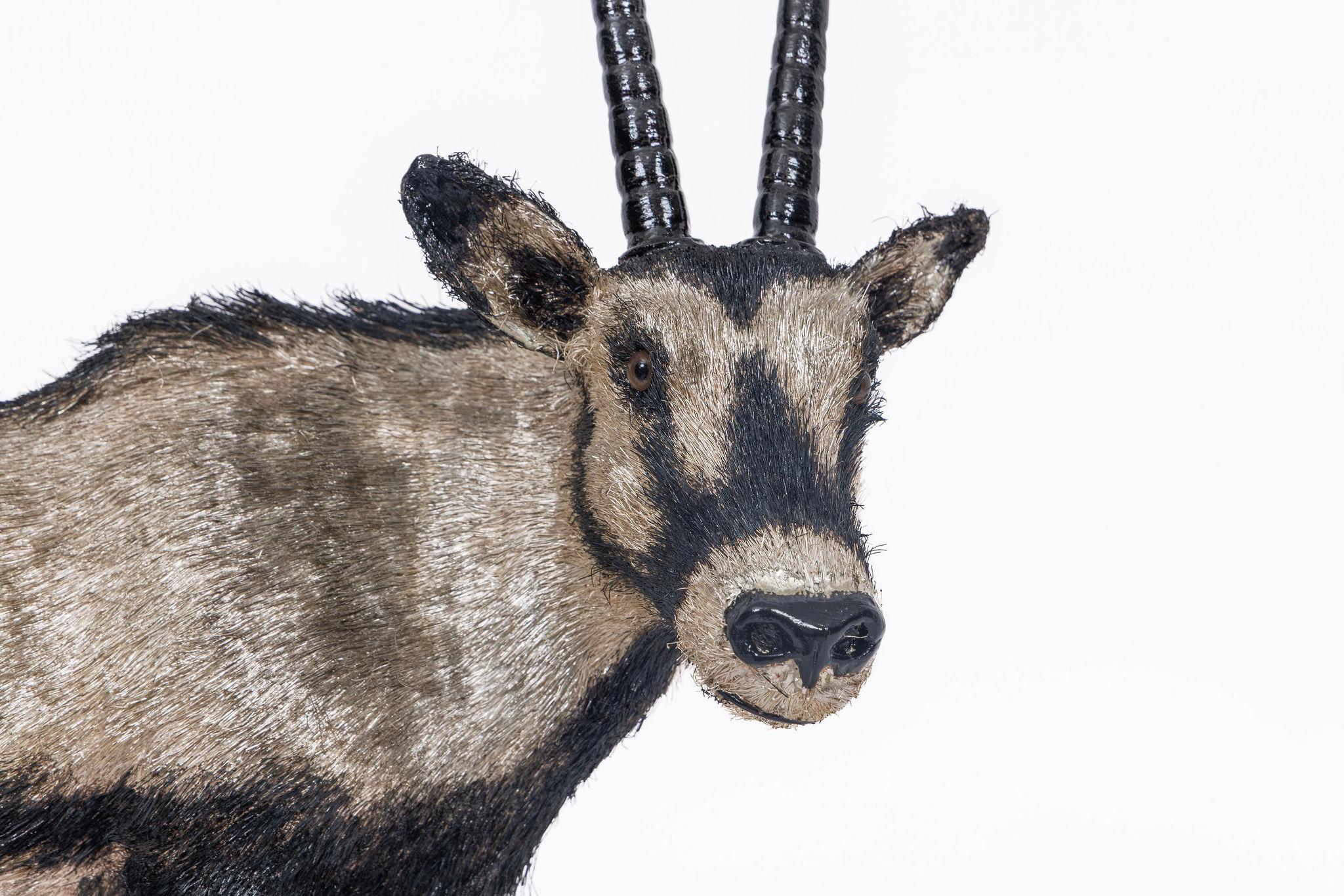 Italiano Maestà del deserto: Un Majestic Arabian Oryx in argento Sterling di Buccellati in vendita