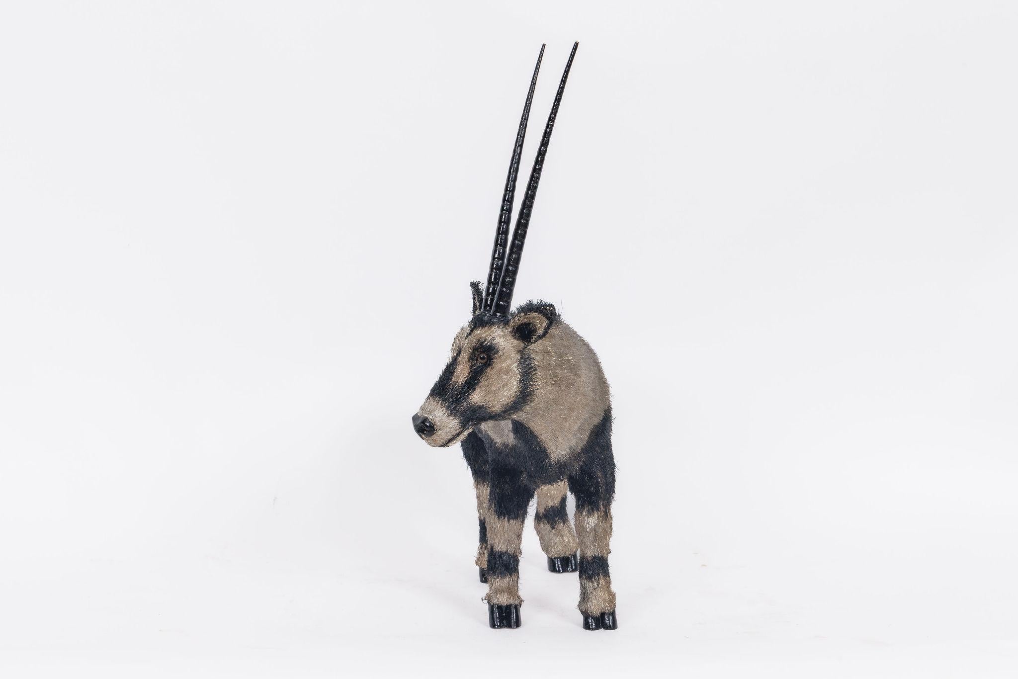 Maestà del deserto: Un Majestic Arabian Oryx in argento Sterling di Buccellati in vendita 1