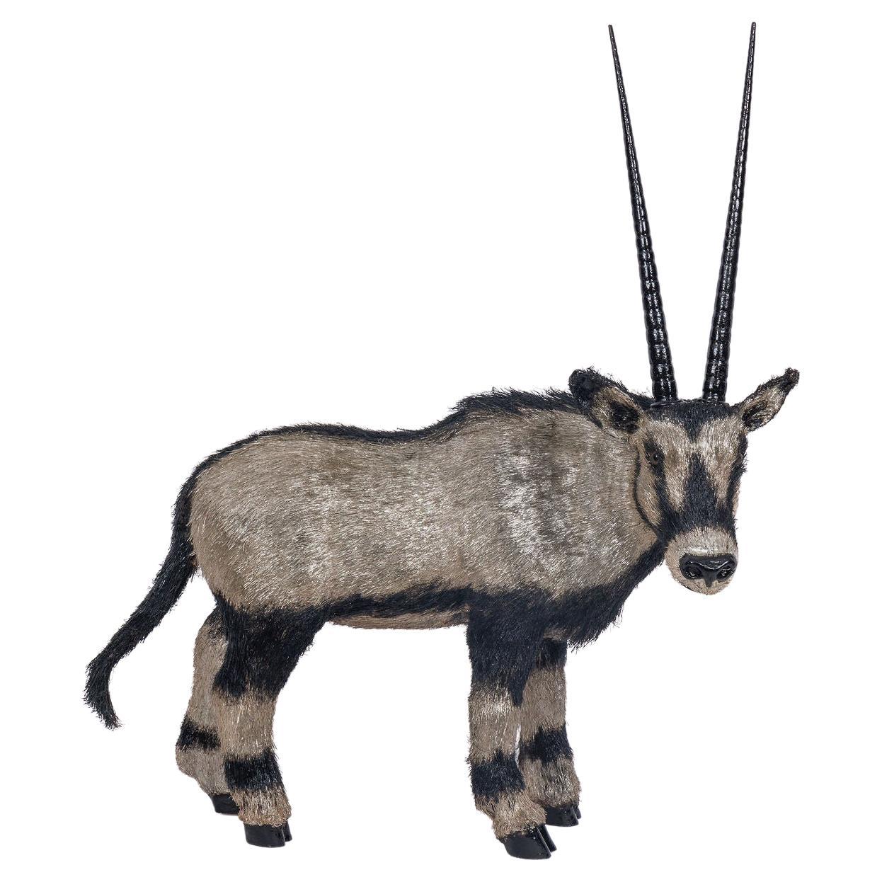 Maestà del deserto: Un Majestic Arabian Oryx in argento Sterling di Buccellati in vendita