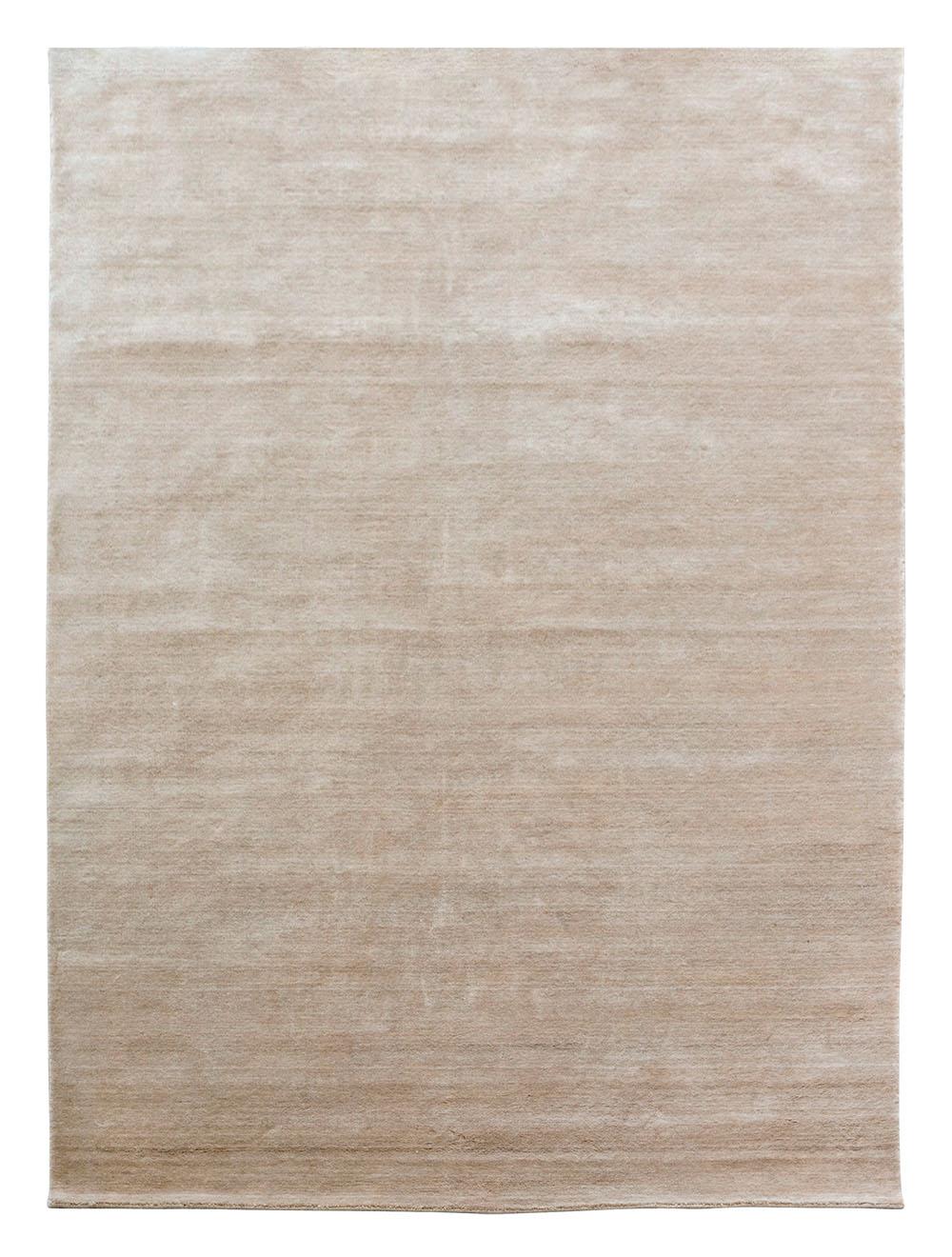 Desert sand earth bamboo carpet by Massimo Copenhagen
Handwoven
Materials: 50% New Zealand Wool, 50% Bamboo
Dimensions: W 300 x H 400 cm
Available colors: Nougat Rose, Cashmere, Soft Grey, Concrete, Warm Grey, Mustard Yellow, Vibrant Blue,