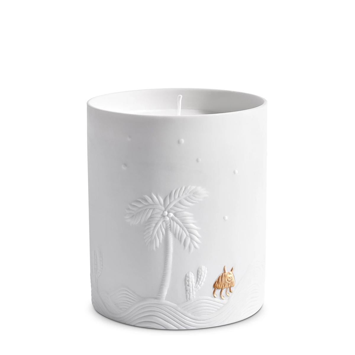 Candle Desert White made in porcelain. 
In white finish porcelain. Include paraffin wax 
with single wick. Delivered in a luxury gift box.