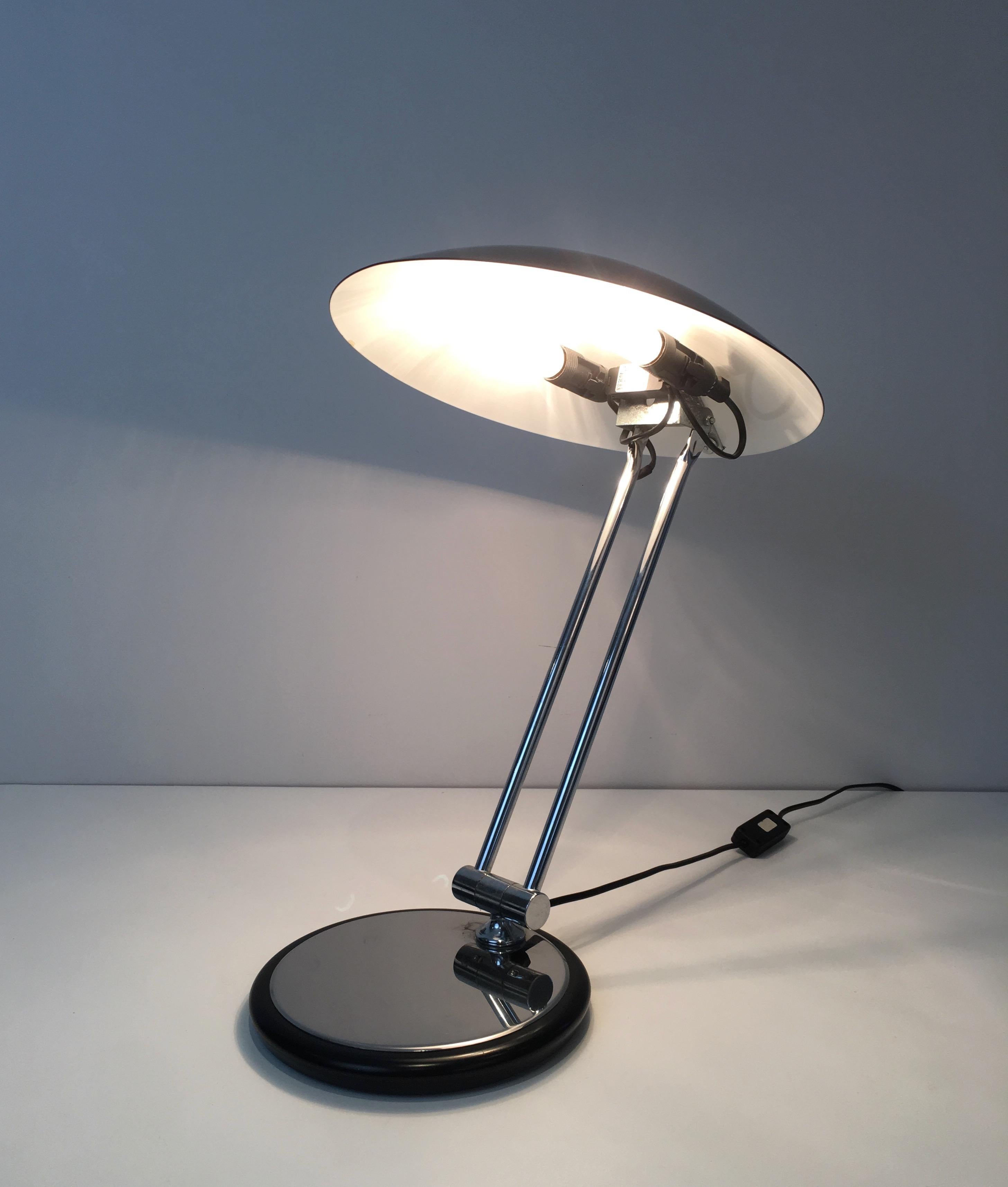 Mid-Century Modern Design Adjustable Chrome and Black Lacquered Desk Lamp, circa 1970 For Sale