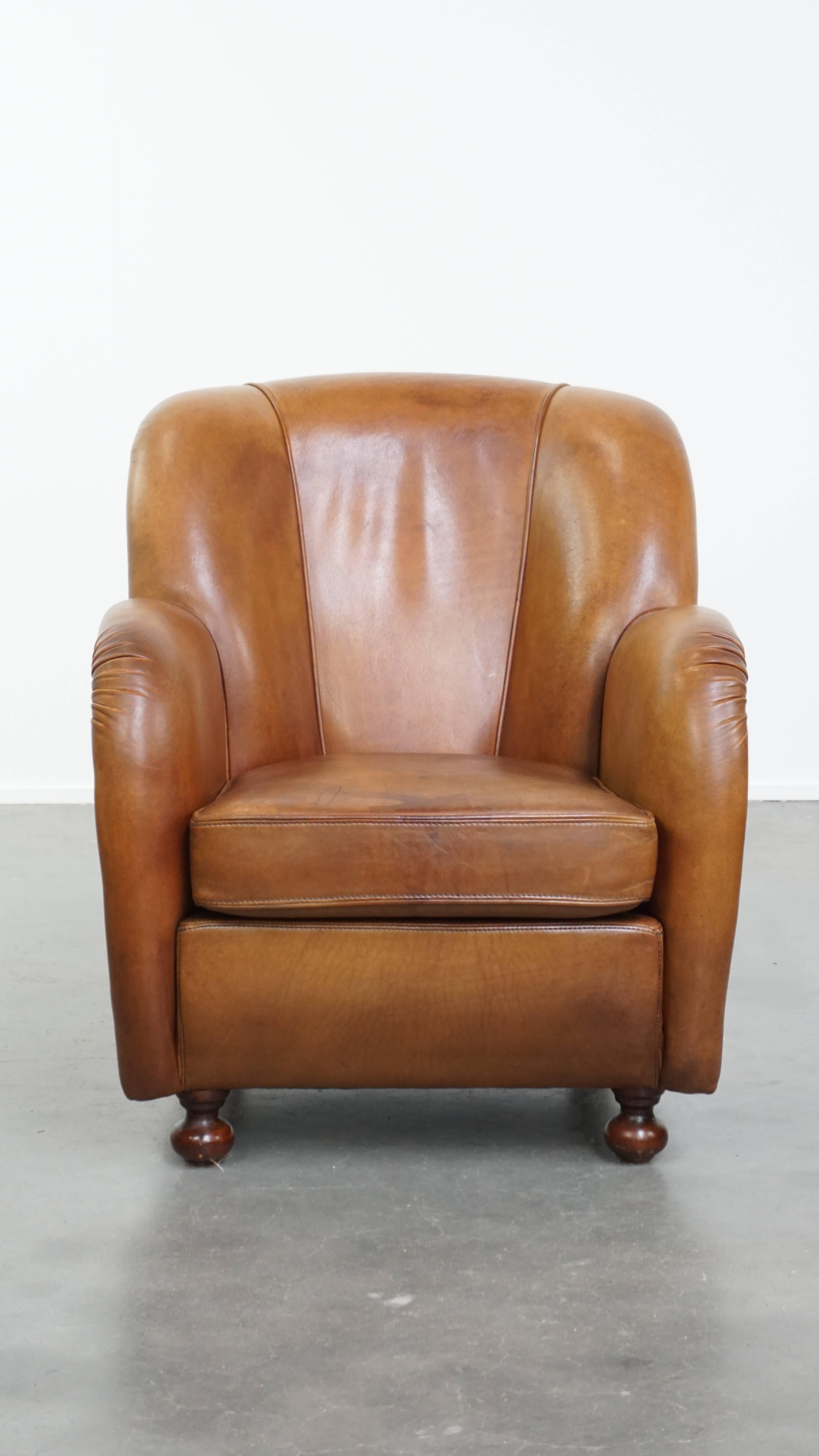 Offered here this unique and comfortable design armchair made from high-quality sheepskin leather. A true find for enthusiasts!

This wonderful and timeless design armchair is crafted from premium sheepskin leather and features an elegant shape. The
