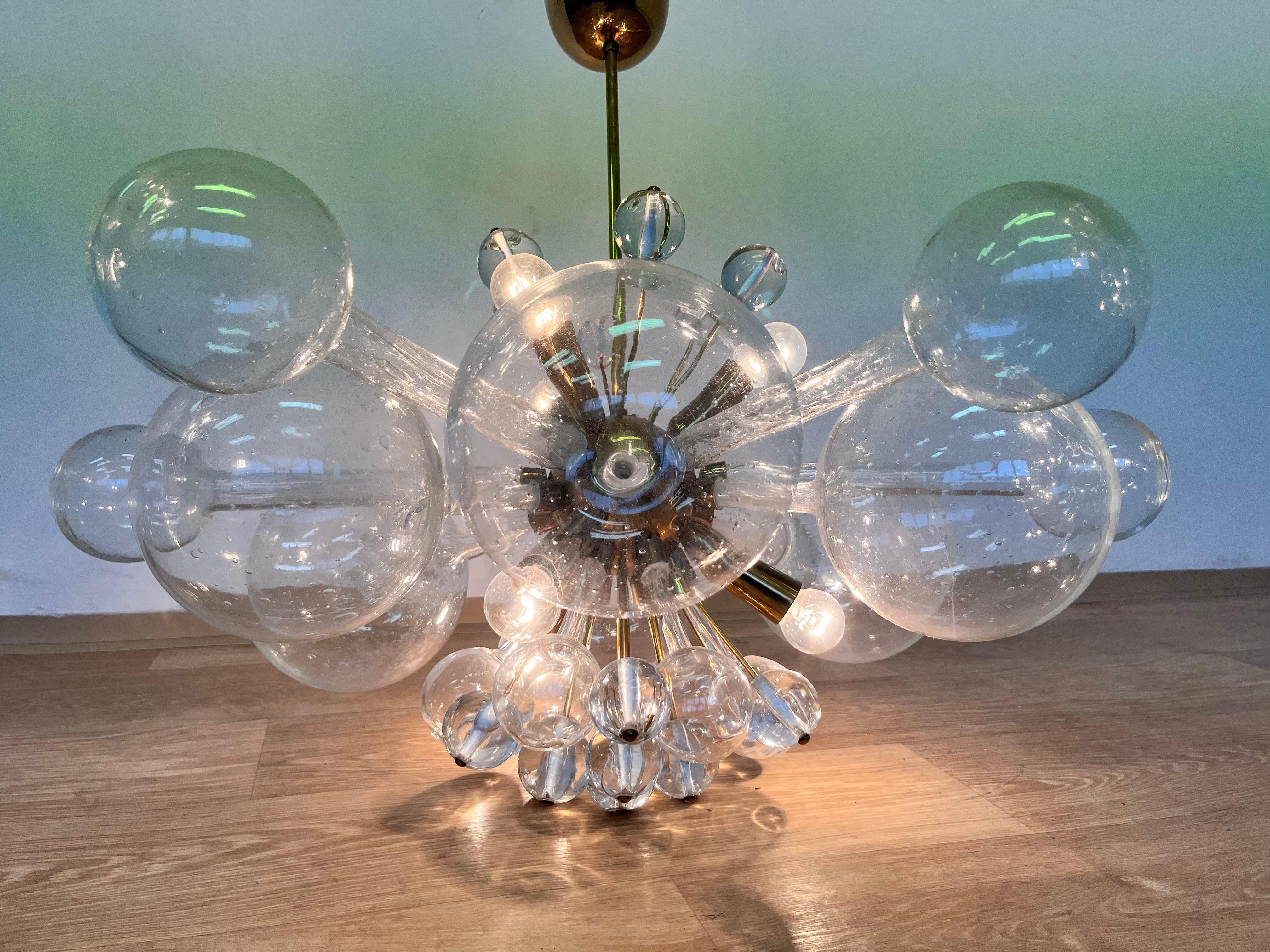Design Lustre en verre d'art et laiton par Rene Roubicek / Tchécoslovaquie-1960s en vente 5