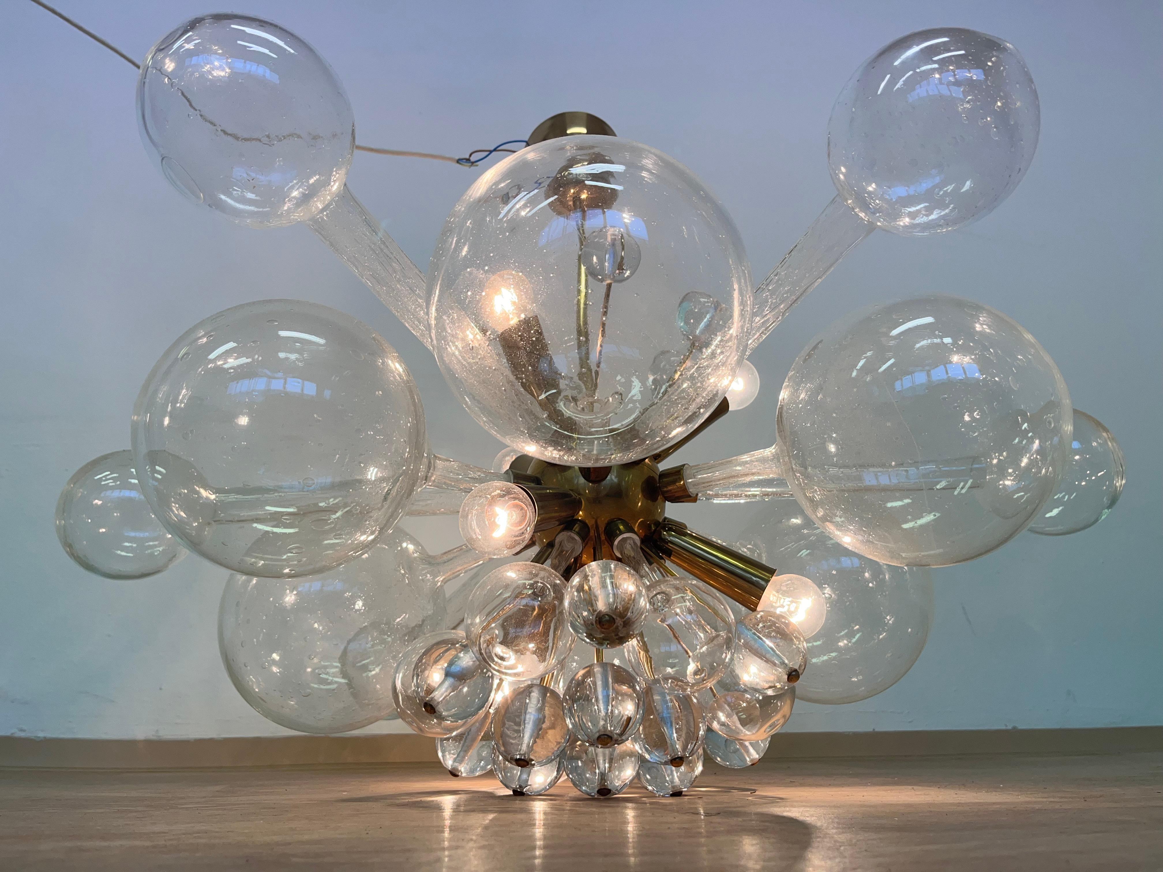 Design Lustre en verre d'art et laiton par Rene Roubicek / Tchécoslovaquie-1960s en vente 6
