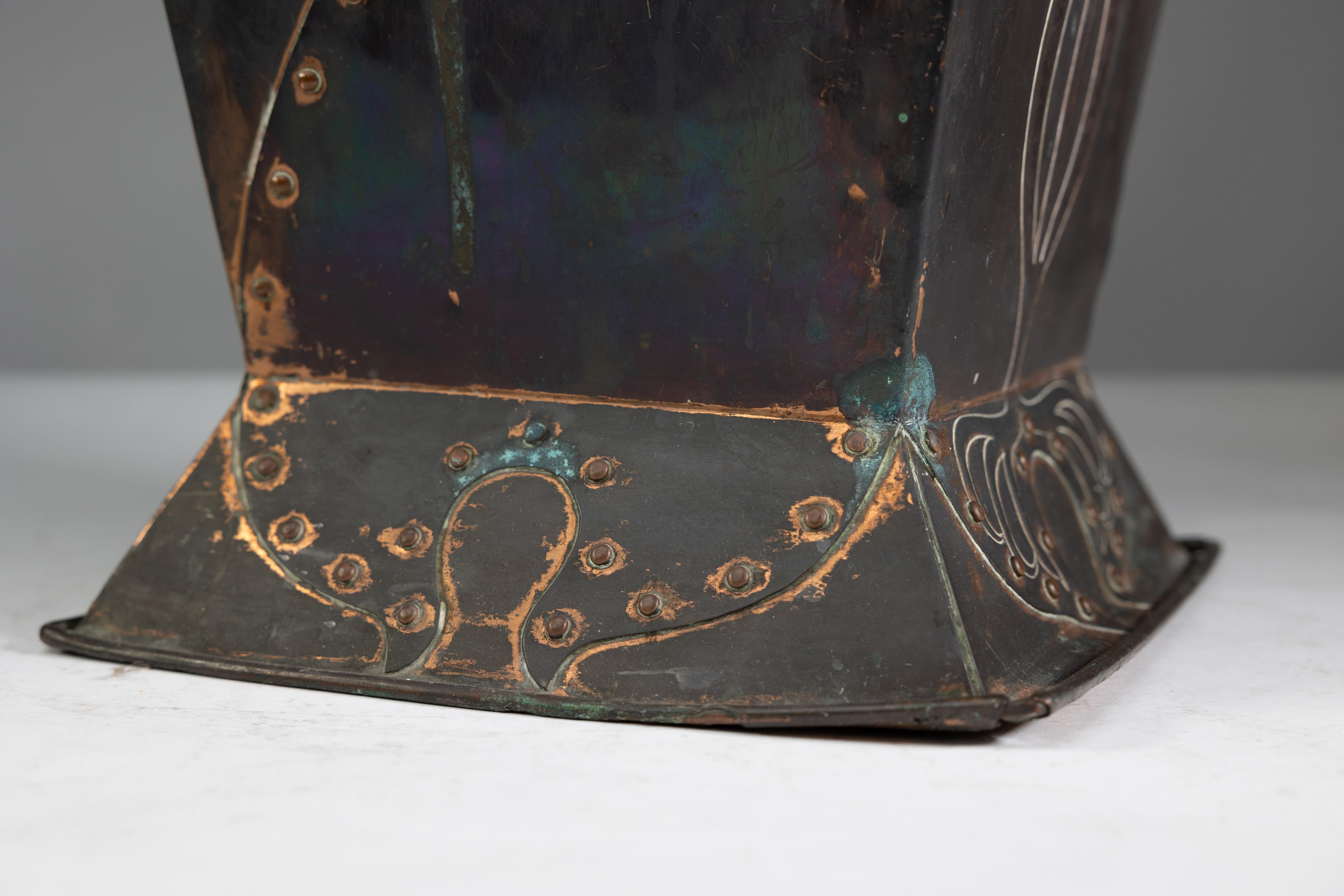Robert Hilton. An Arts & Crafts copper coal bucket with a single flower in seed. For Sale 8