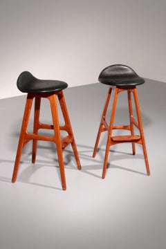 Design Bar Stools in wood and Black Leather by Erik Buch 1960