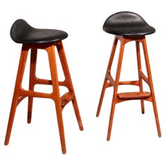 Design Bar Stool in wood and Black Leather by Erik Buch 1960