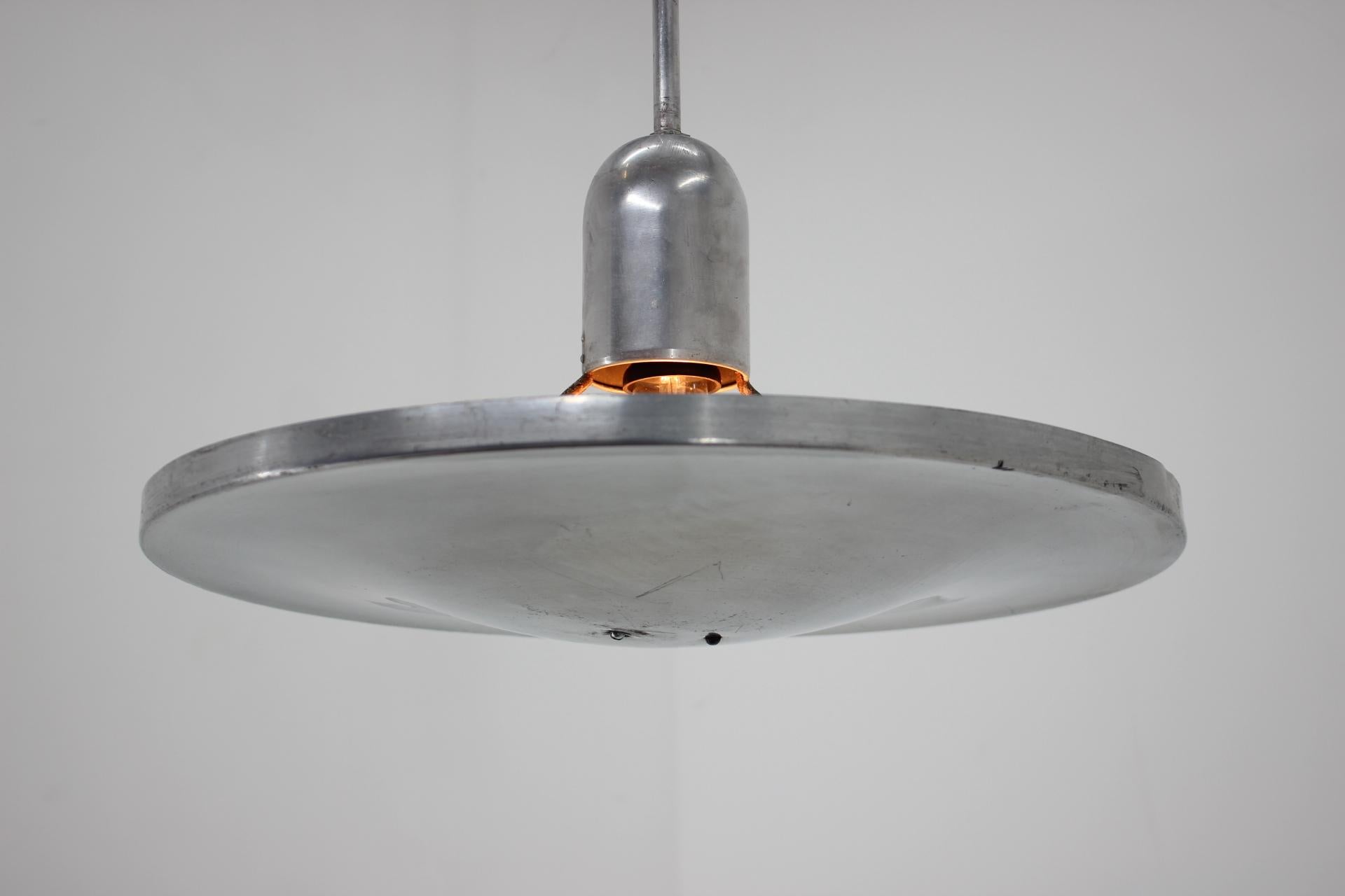 Aluminium Lampe à suspension en aluminium Bauhaus Design, années 1930 en vente