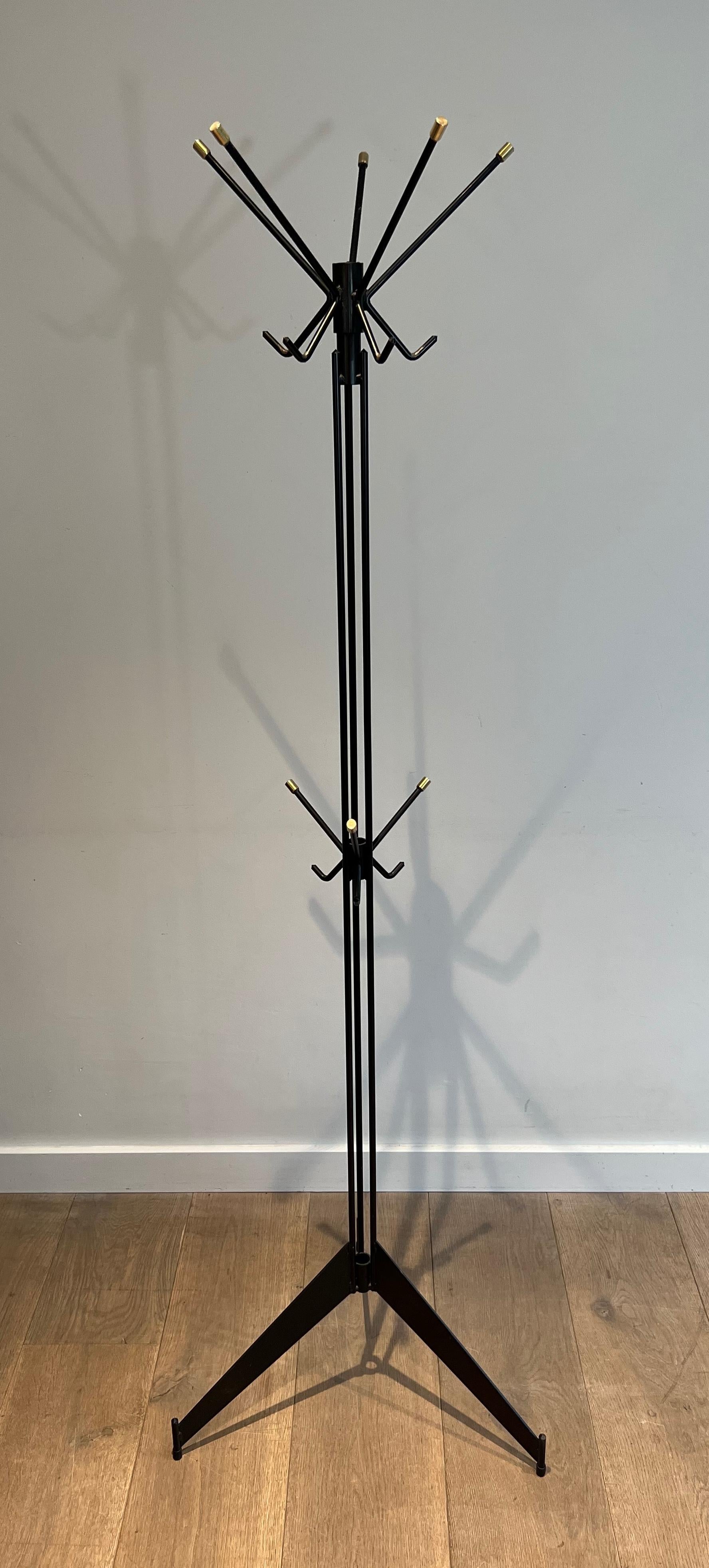 Design Schwarz lackierter Kleiderbügel aus Messing. Französisch. CIRCA 1950 11
