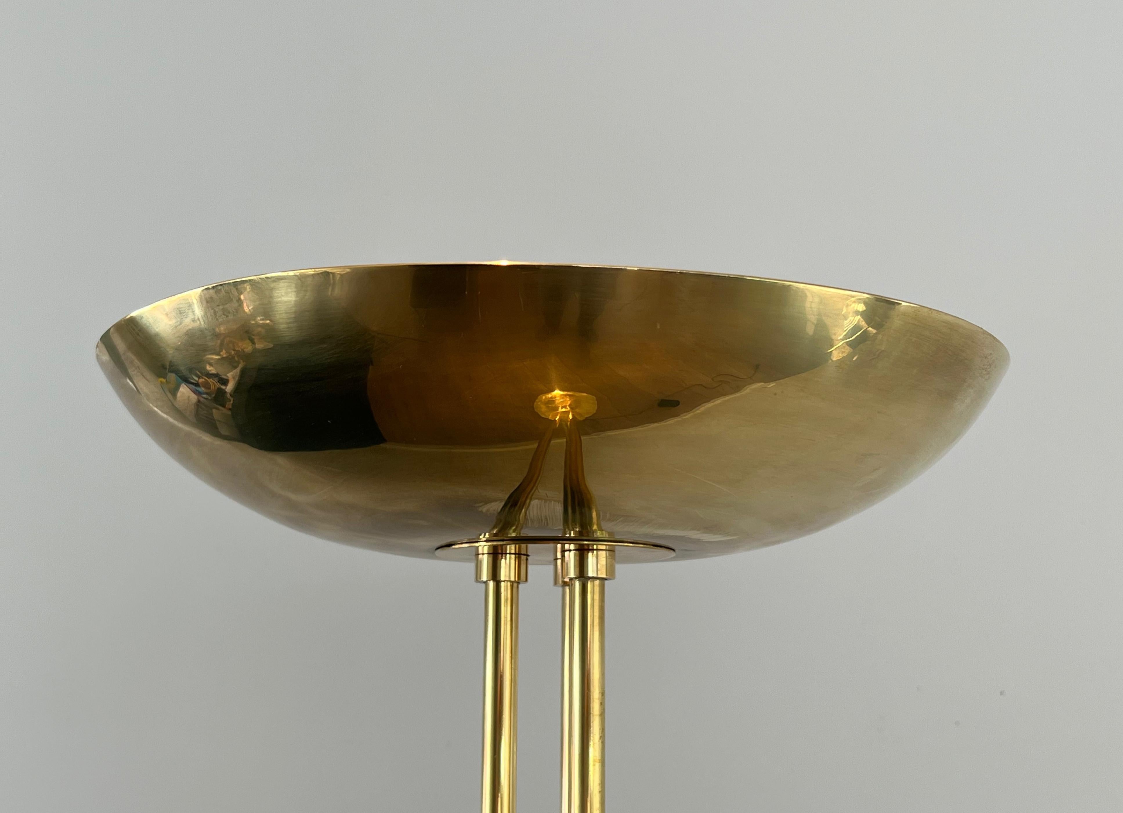 Lampada da terra in ottone di design. Opera francese in stile Art Déco. Circa 1970 in vendita 6