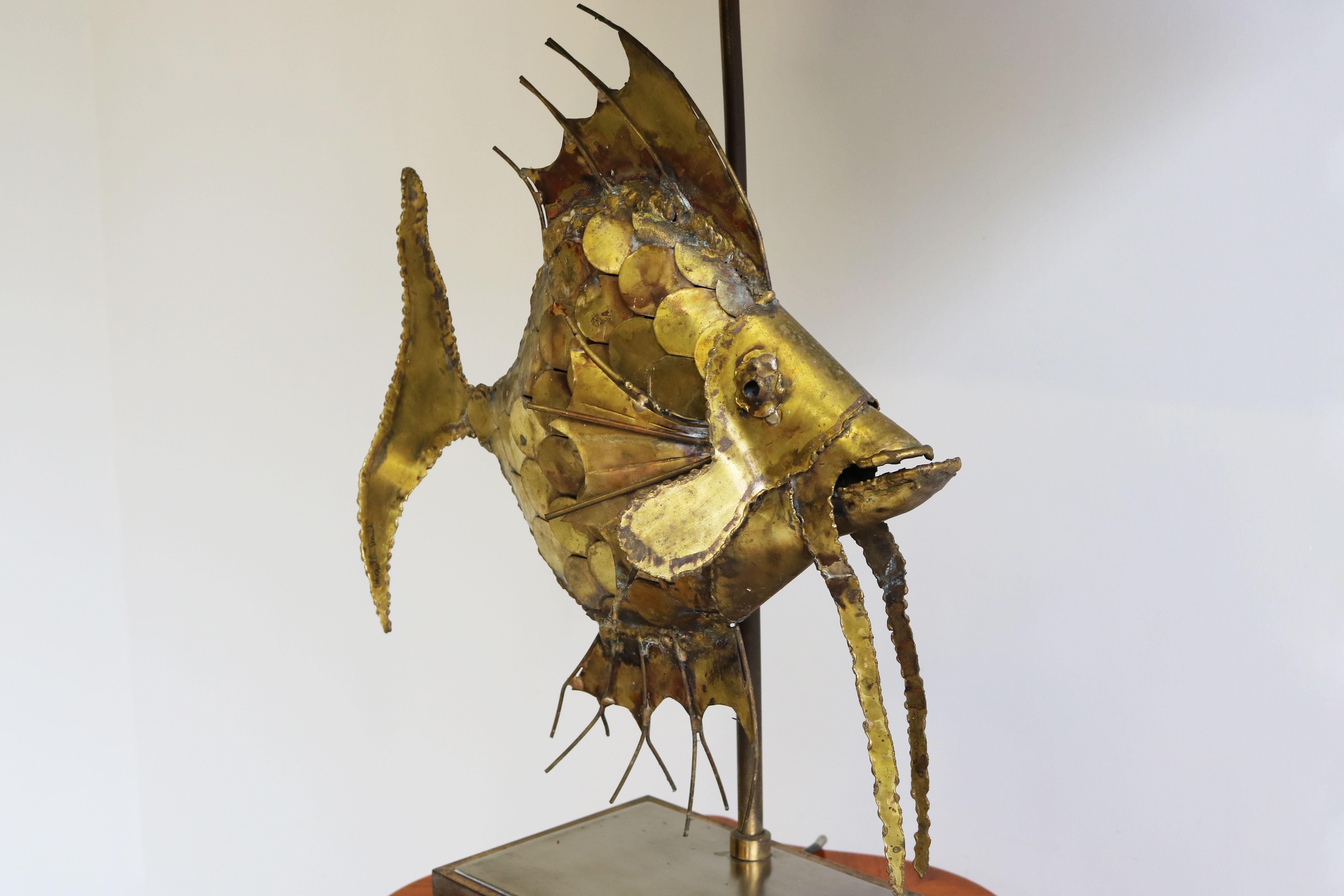 Design Brutalist Table Lamp in Brass by Daniel d'haeseleer 1970 Fish Sculpture For Sale 4