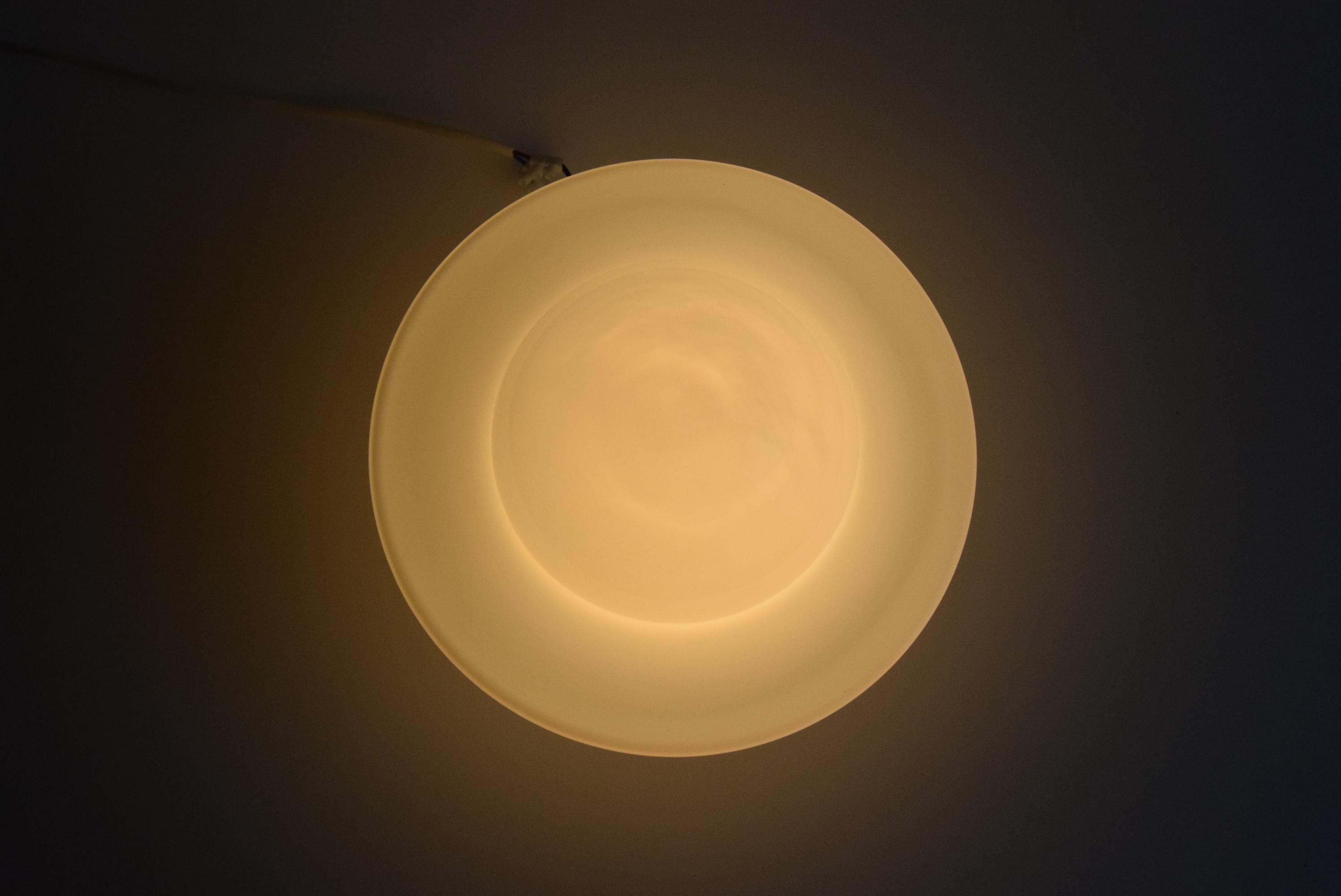 Lámpara de techo de diseño en estilo art déco, años 30. Vidrio en venta