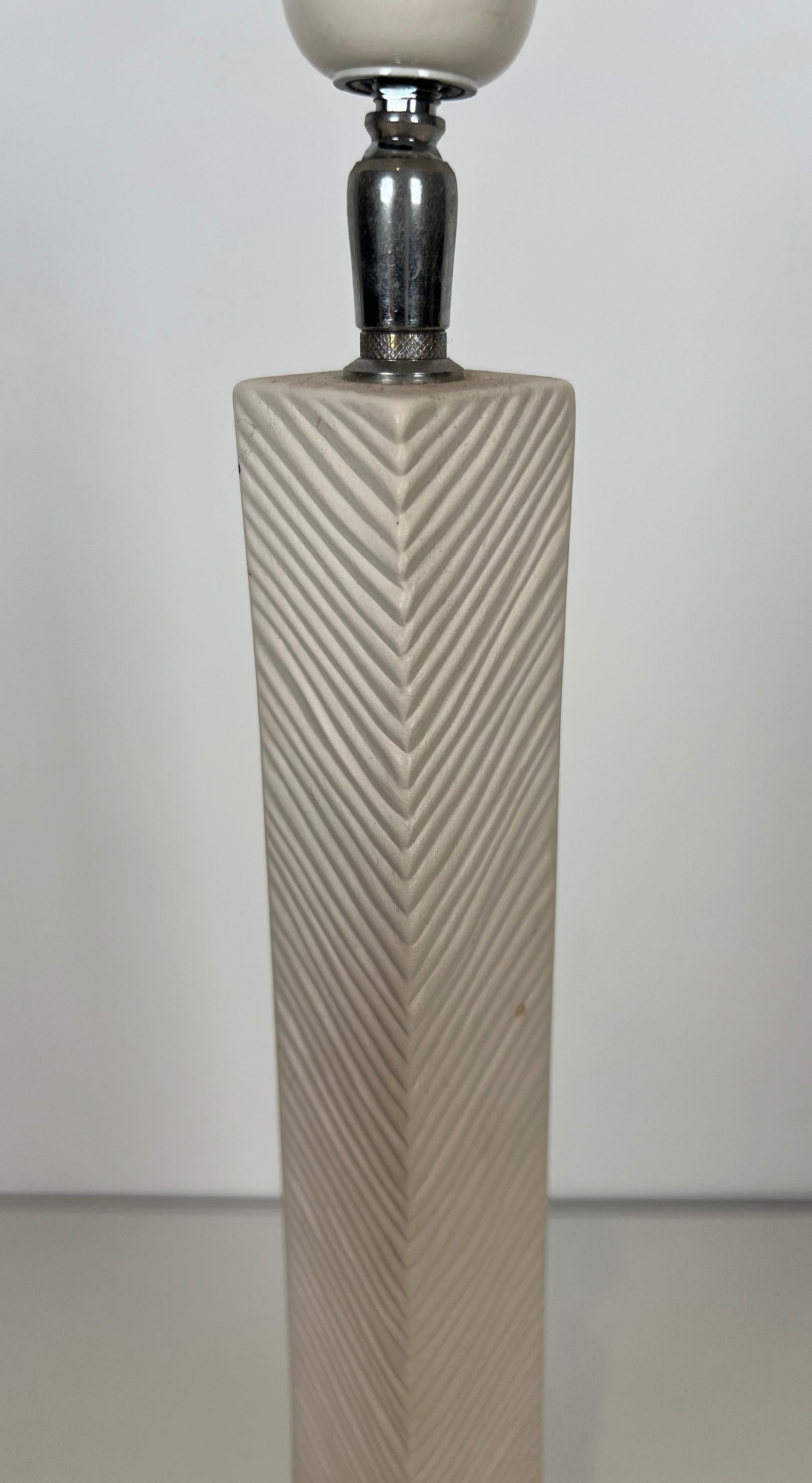 Lampe de table en céramique Design. Œuvre française de L Drummer Vers 1970 en vente 7