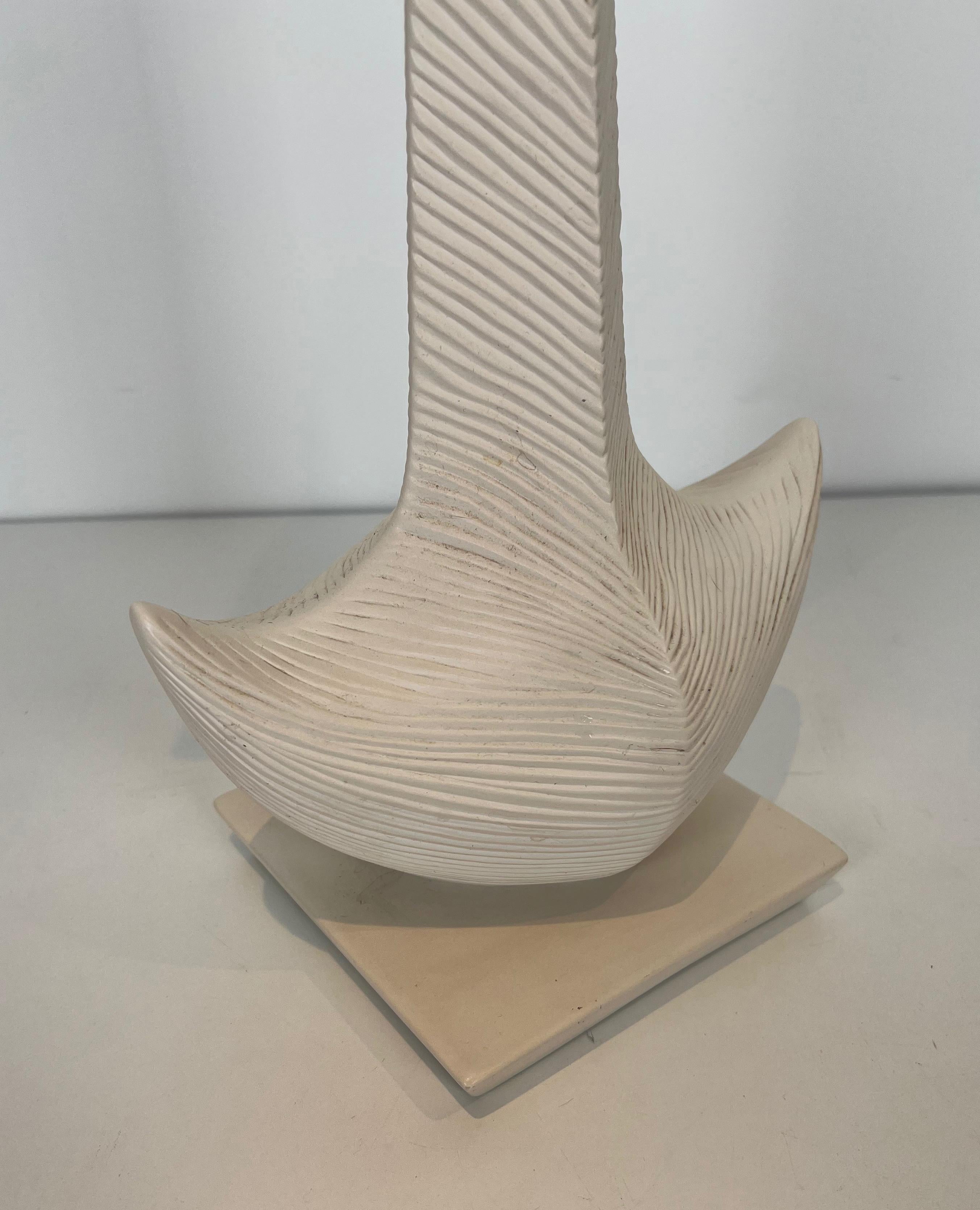 Lampe de table en céramique Design. Œuvre française de L Drummer Vers 1970 en vente 9