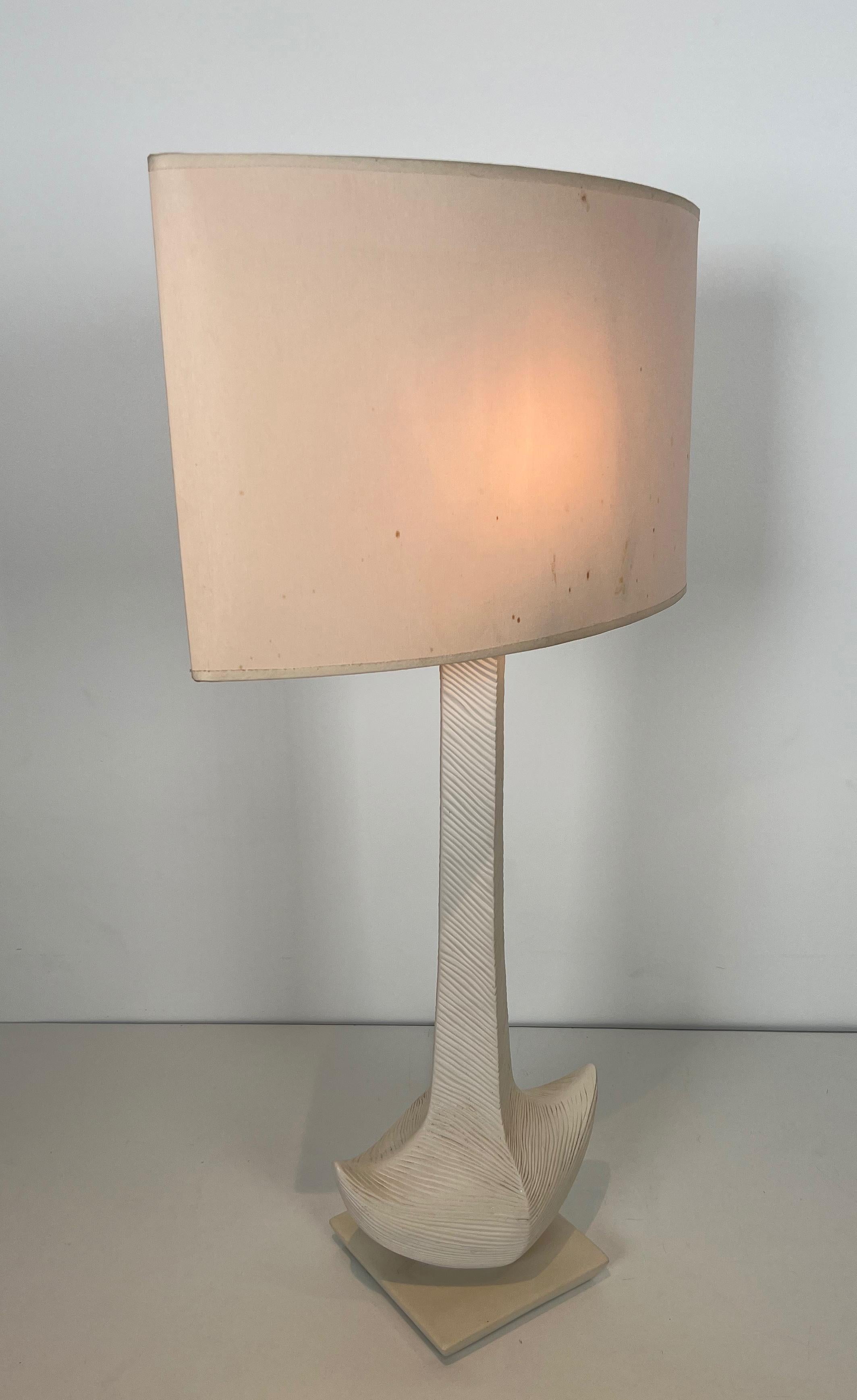 Mid-Century Modern Lampe de table en céramique Design. Œuvre française de L Drummer Vers 1970 en vente