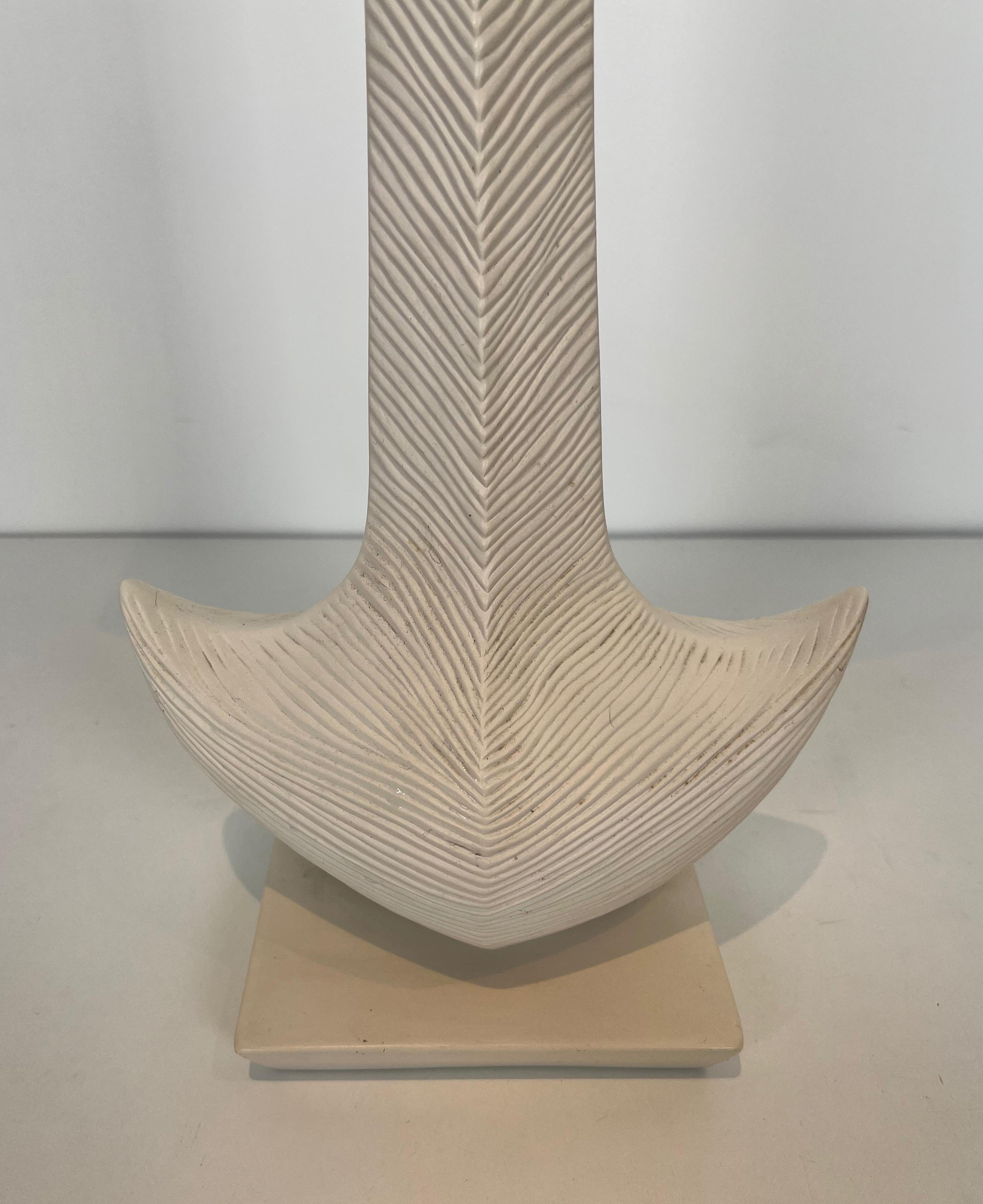 Lampe de table en céramique Design. Œuvre française de L Drummer Vers 1970 en vente 1