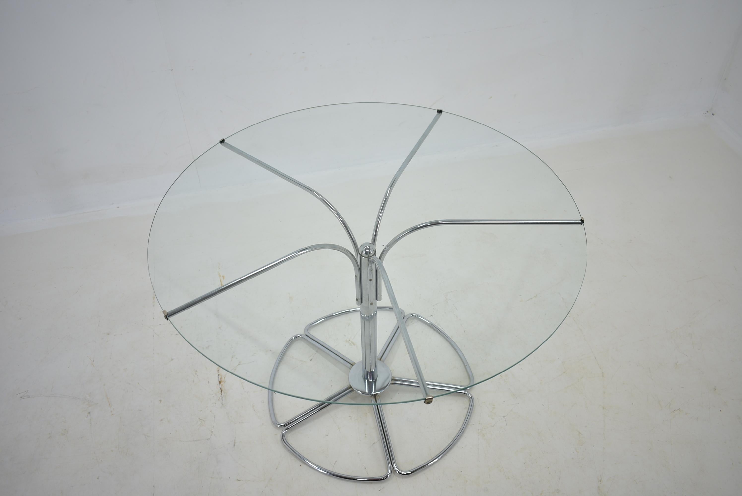 Design Chrome Coffee/Side Table, Finland, 1970s For Sale 4