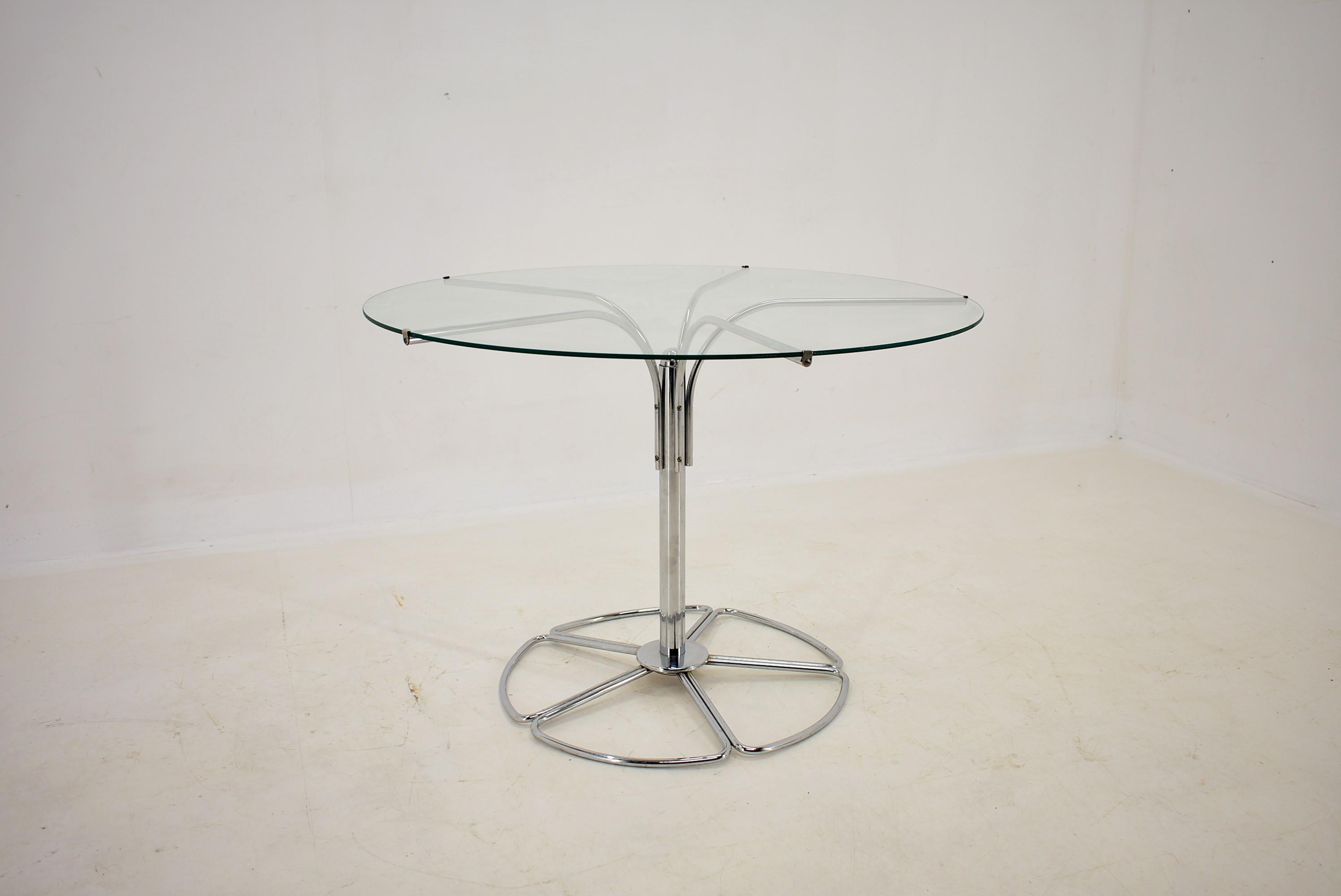 Design Chrome Coffee/Side Table, Finland, 1970s For Sale 5