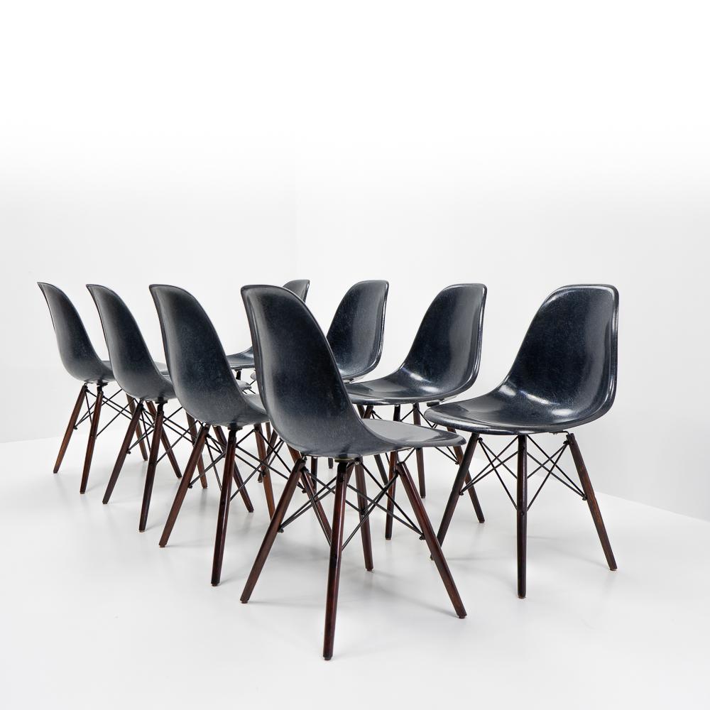Mid-Century Modern Design Classic Eames DSW Fiberglass Chairs, Set of Eight, 1970s