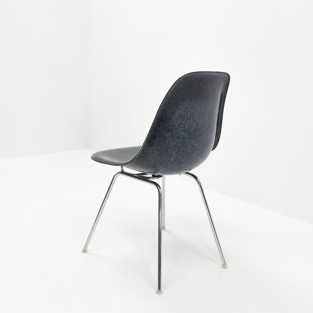Klassischer Eames DSX-Stuhl aus Fiberglas im Design, 1970er Jahre (amerikanisch) im Angebot