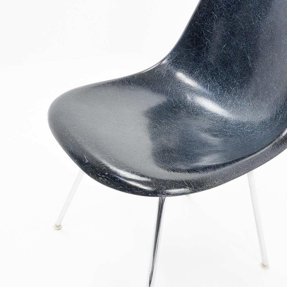 Klassischer Eames DSX-Stuhl aus Fiberglas im Design, 1970er Jahre im Zustand „Gut“ im Angebot in Renens, CH