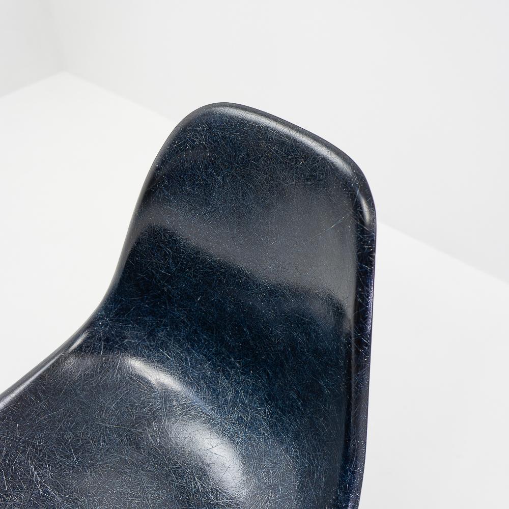Klassischer Eames DSX-Stuhl aus Fiberglas im Design, 1970er Jahre (Ende des 20. Jahrhunderts) im Angebot