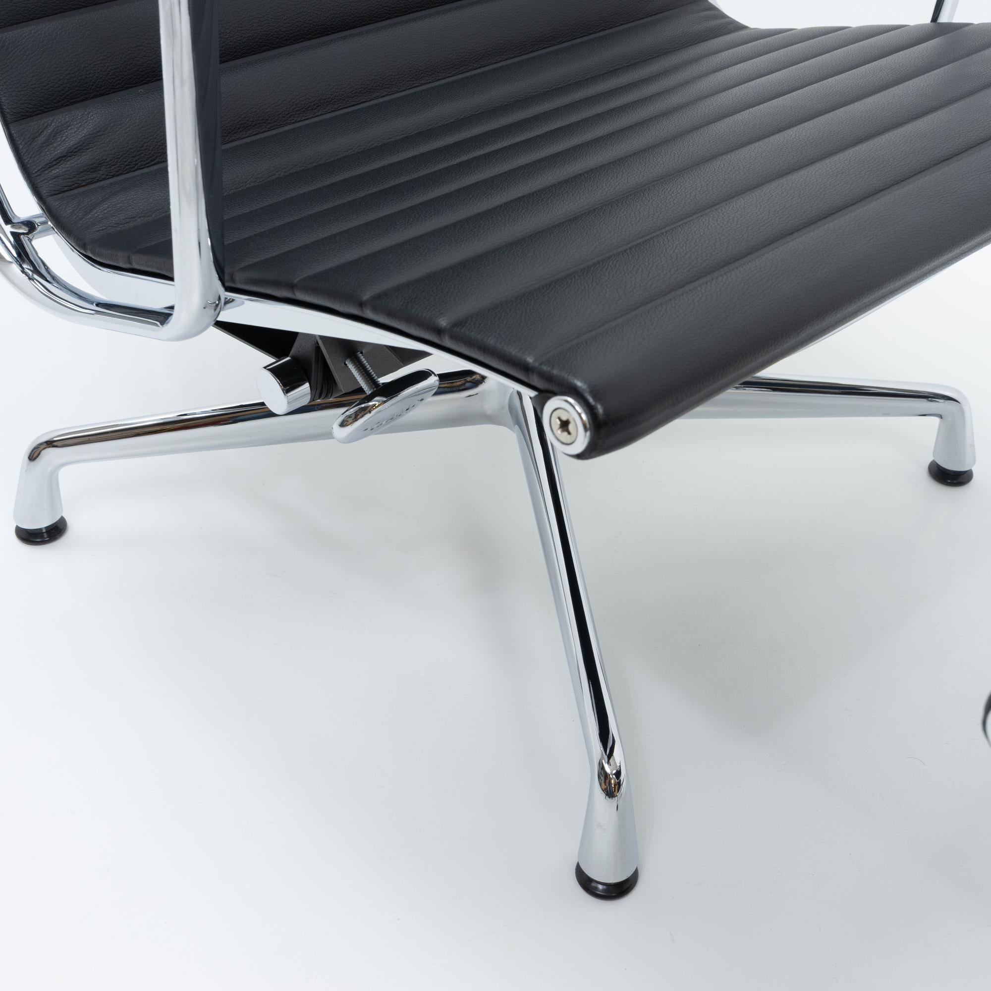 Design Classic Eames Vitra EA 124, EA 125 Alu Group Lounge Set, 2000s im Angebot 2