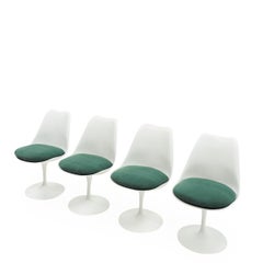 Classico del design: Set di quattro sedie laterali Tulip di Knoll Saarinen, anni '70