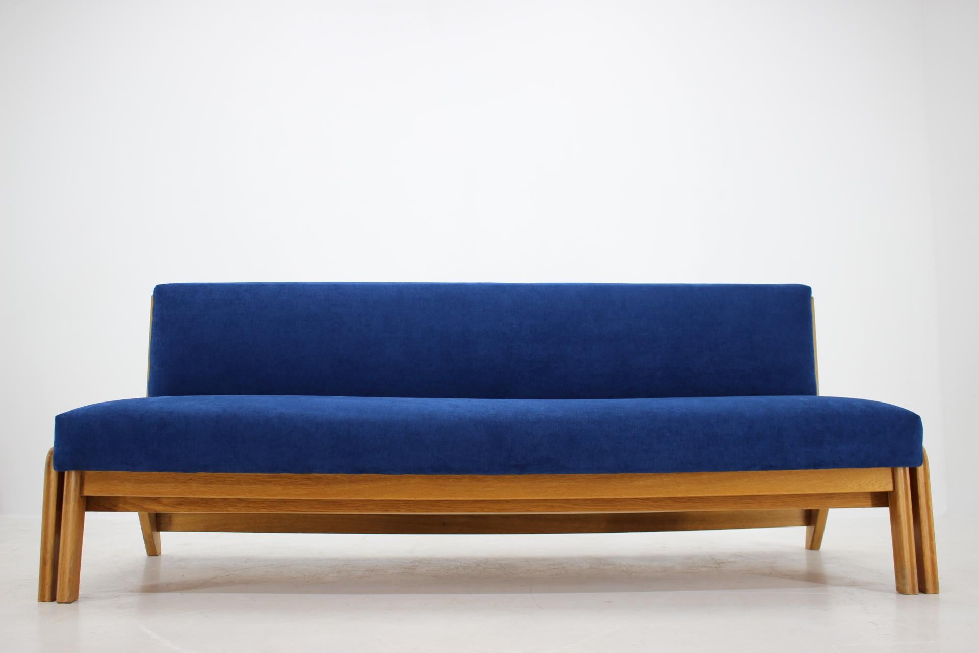 Design Convertible 3-Seat Sofa, Czechoslovakia 4