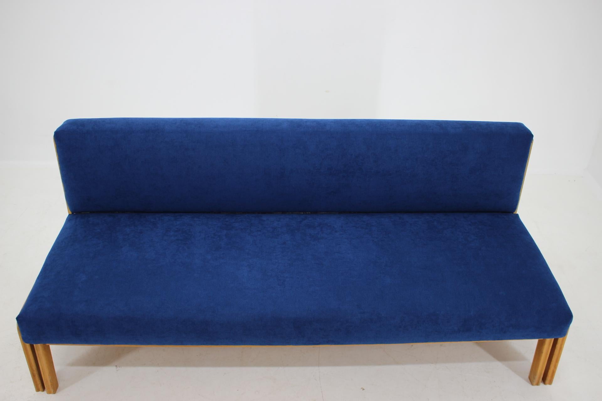 Design Convertible 3-Seat Sofa, Czechoslovakia 3